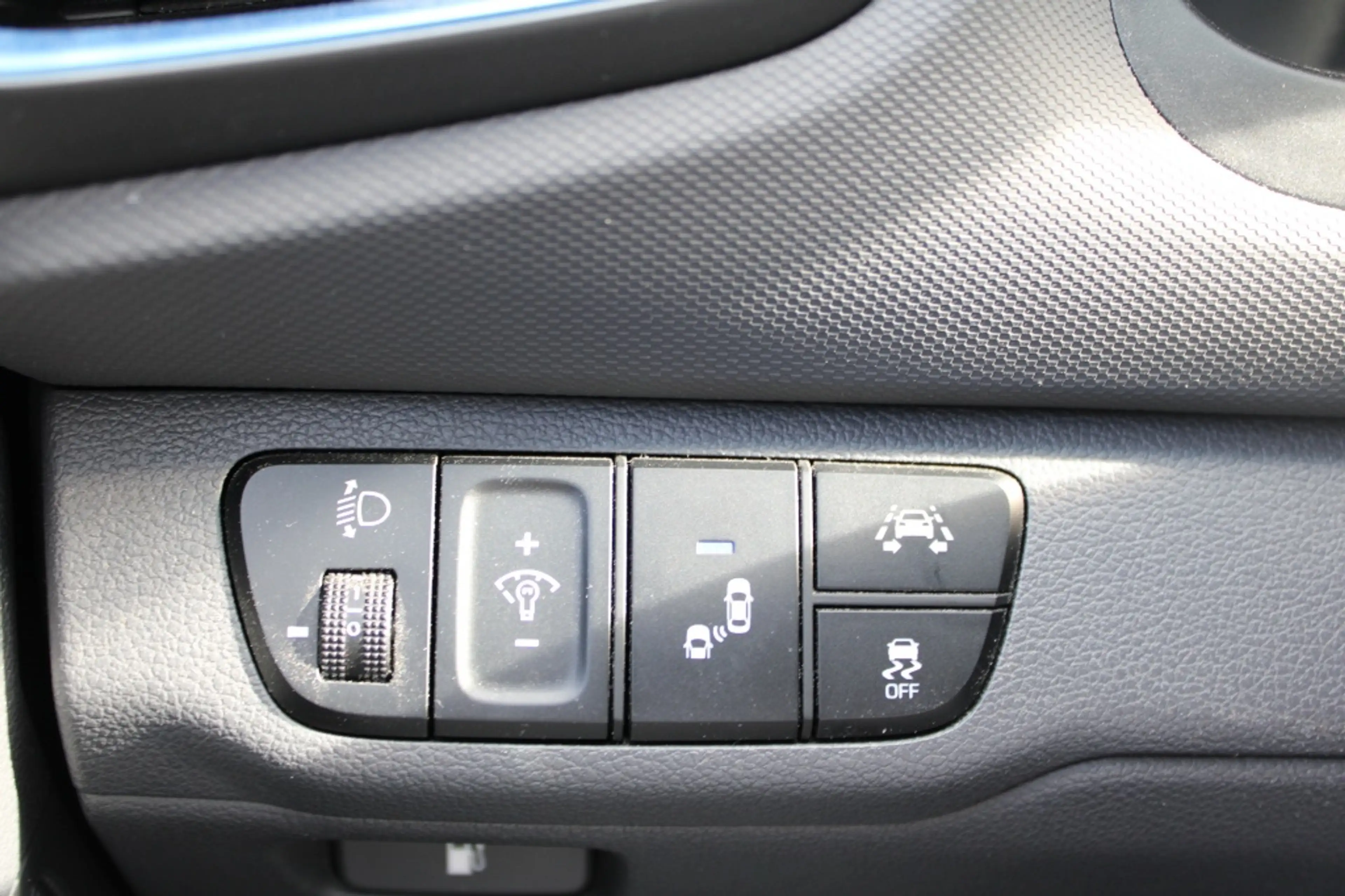 Hyundai IONIQ 1.6 GDi HEV Premium Full Option! "RIJKLAARPRIJS" — photo 12