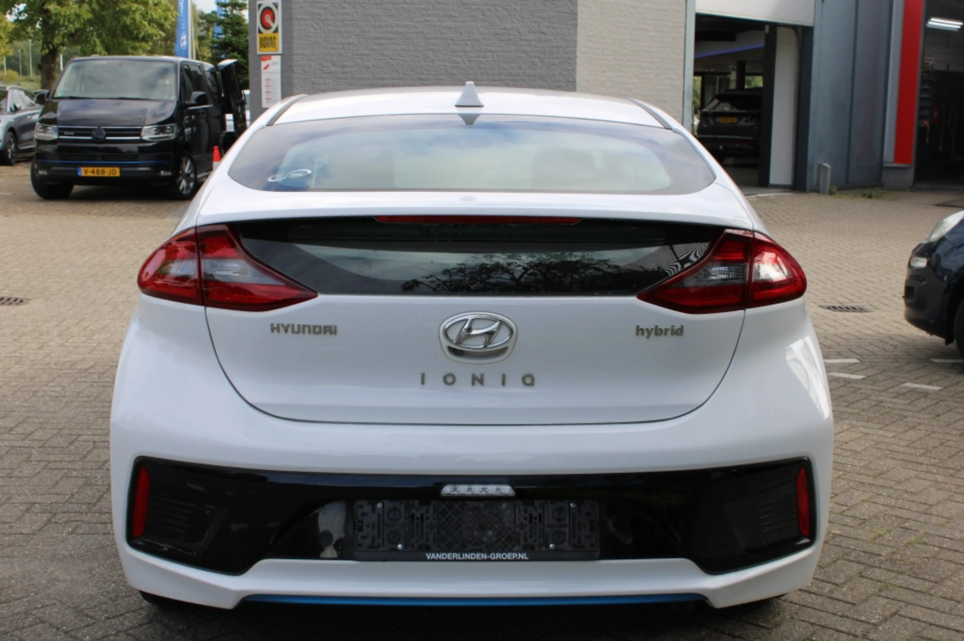 Hyundai IONIQ 1.6 GDi HEV Premium Full Option! "RIJKLAARPRIJS" — photo 3