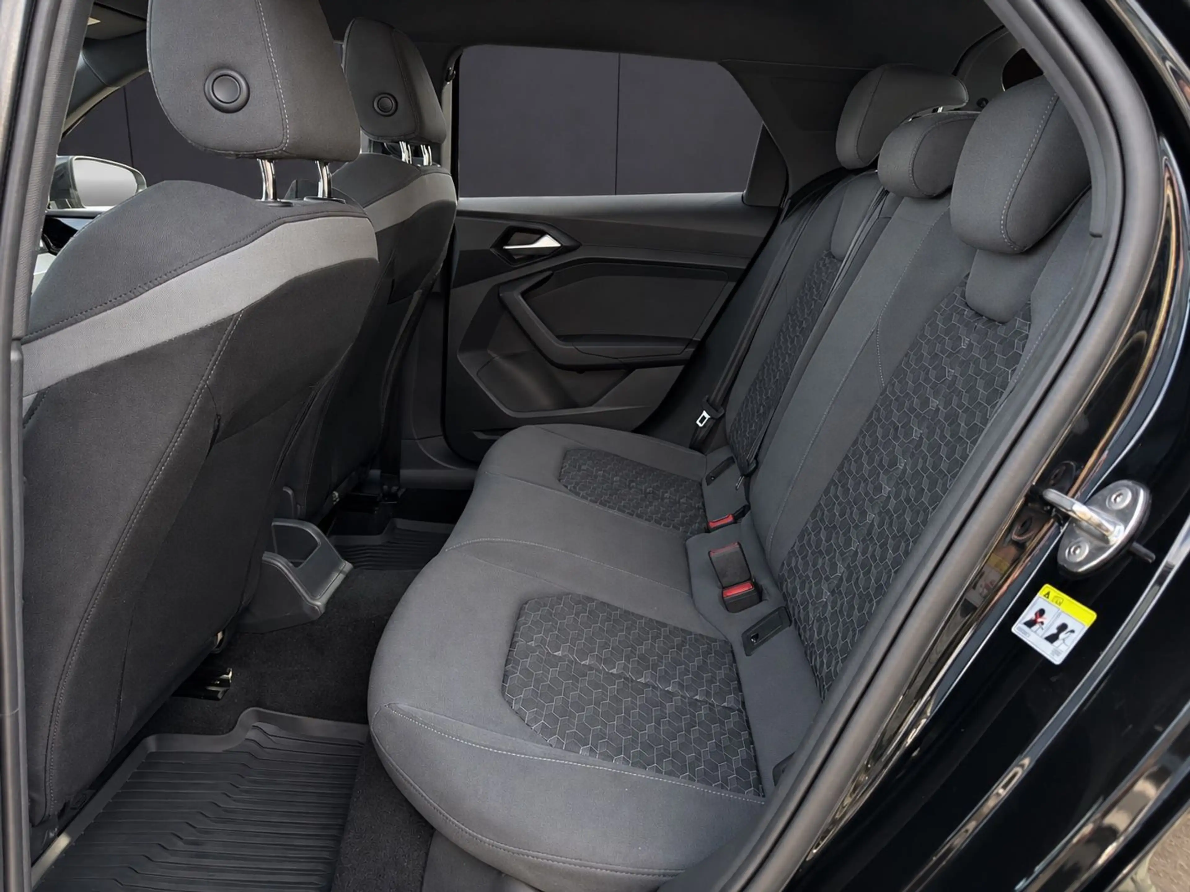 Audi A1 CITYCARVER 30 TFSI AUT. VIRTUELLTACHO SHZ PDC — photo 14