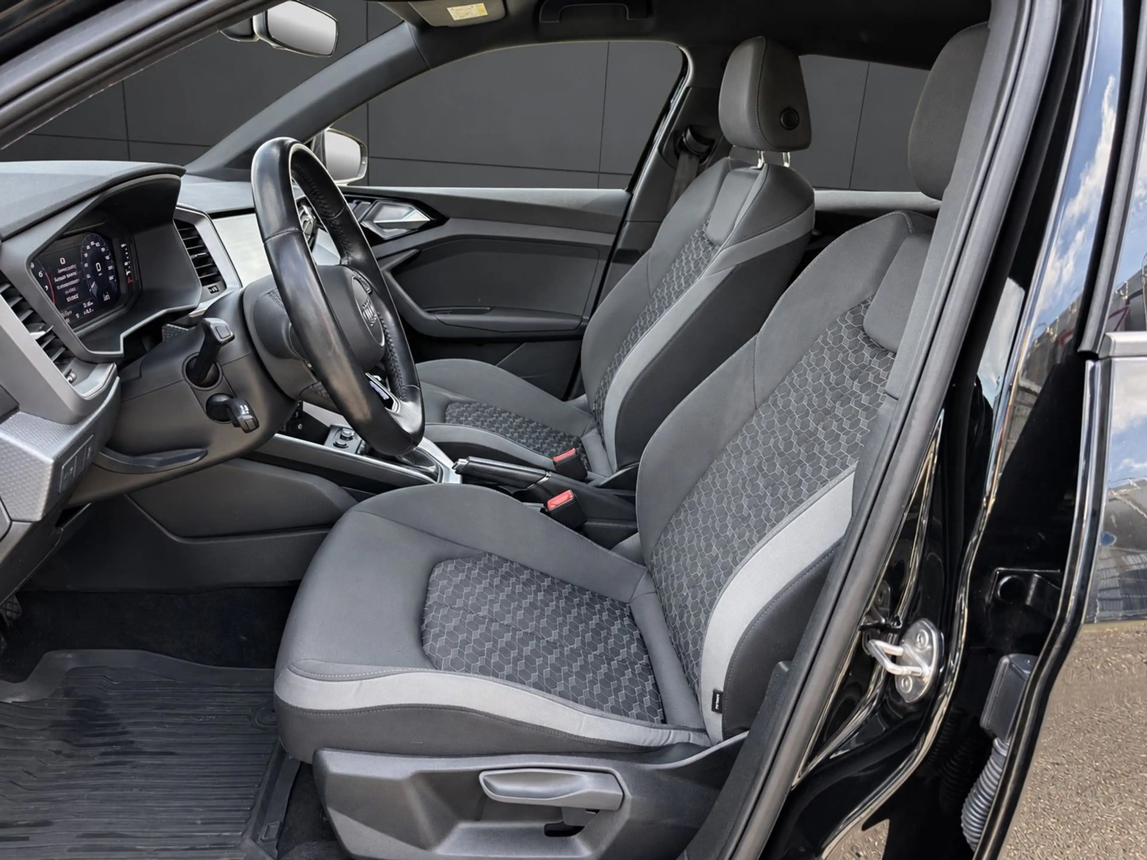Audi A1 CITYCARVER 30 TFSI AUT. VIRTUELLTACHO SHZ PDC — photo 10