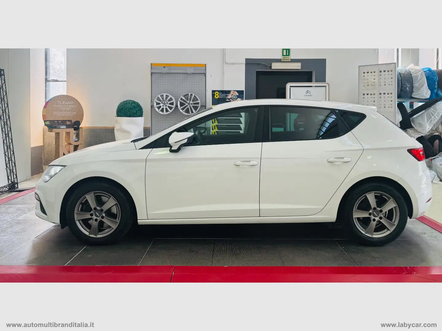 SEAT Leon 2.0 TDI 150 CV DSG 5p. FR Белый - 2