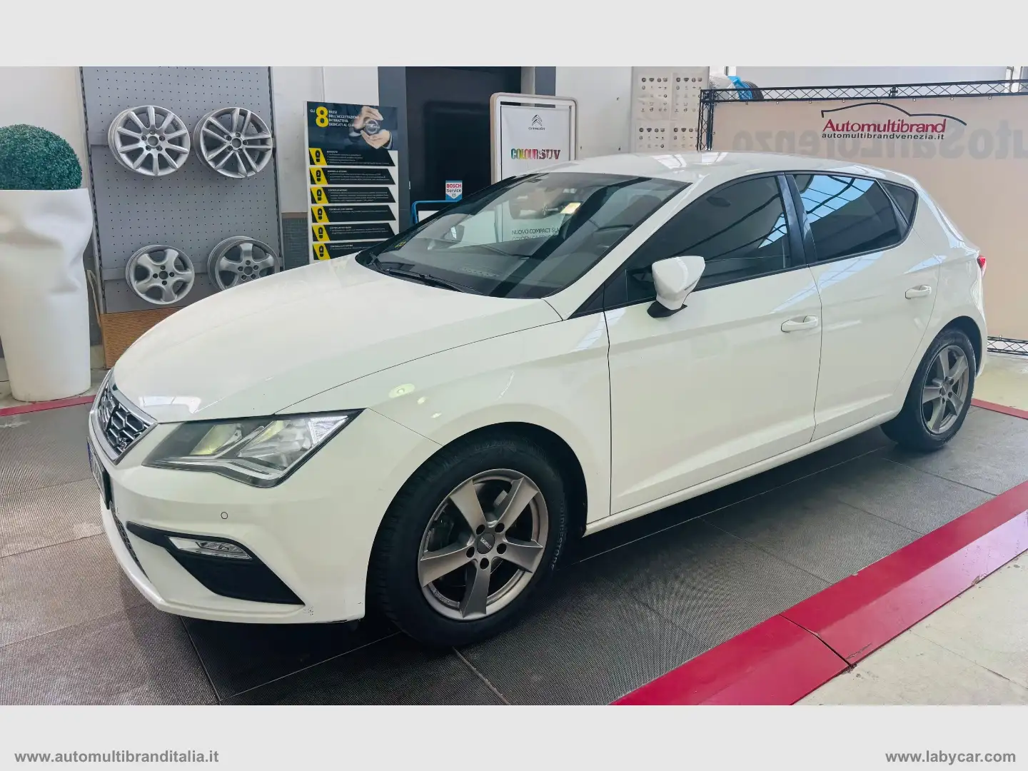 SEAT Leon 2.0 TDI 150 CV DSG 5p. FR Белый - 1
