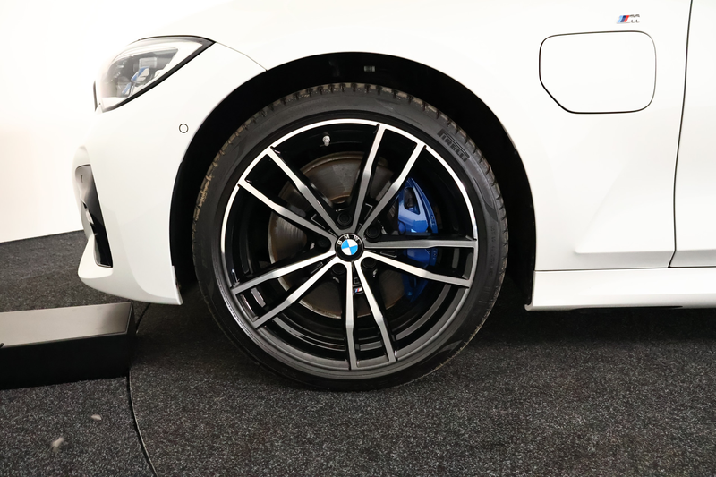BMW 330 3-serie 330e M-Sport Panorama / Opendak / Pilot as — photo 31