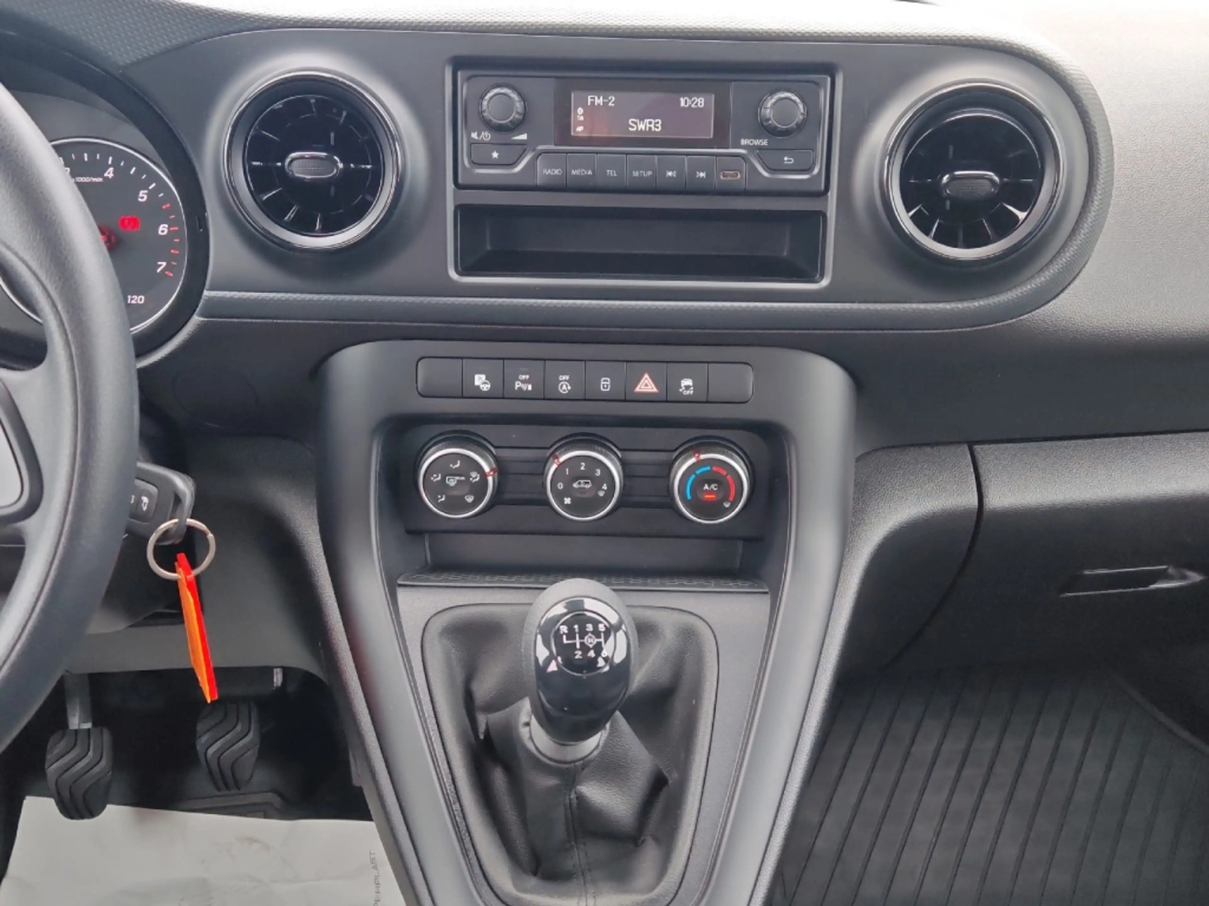 Mercedes-Benz Citan 110 Tourer BASE Klima DAB Kamera 2xKlima — photo 8