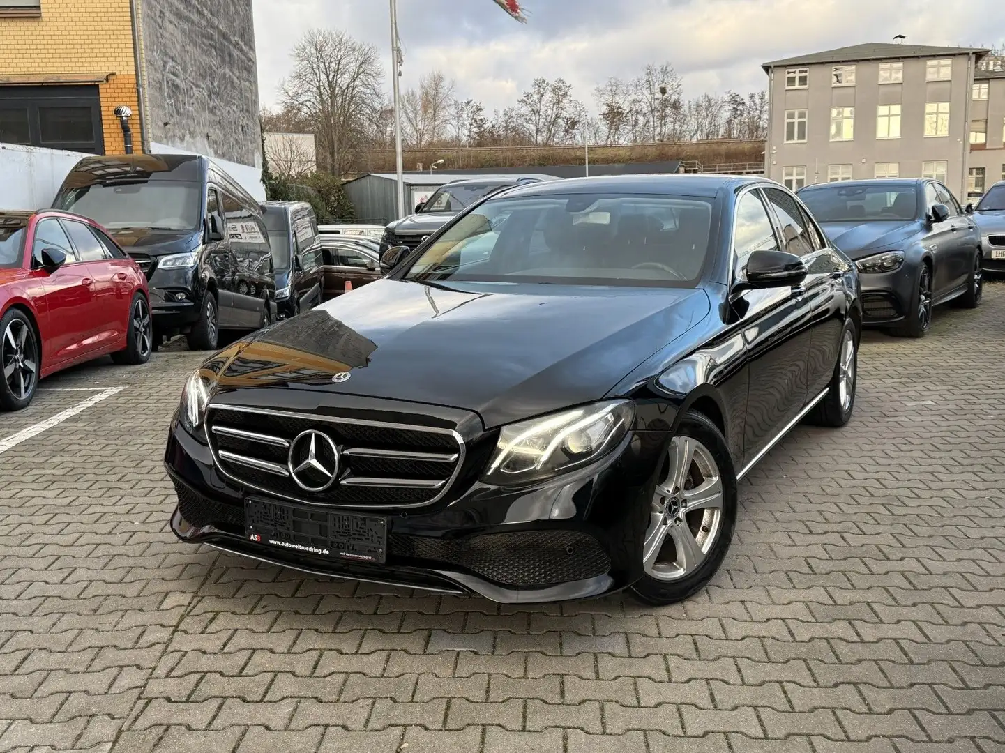 Mercedes-Benz E 200 d Automatik*Leder*LED*Taxi*Navi*Comand*Kame Fekete - 1