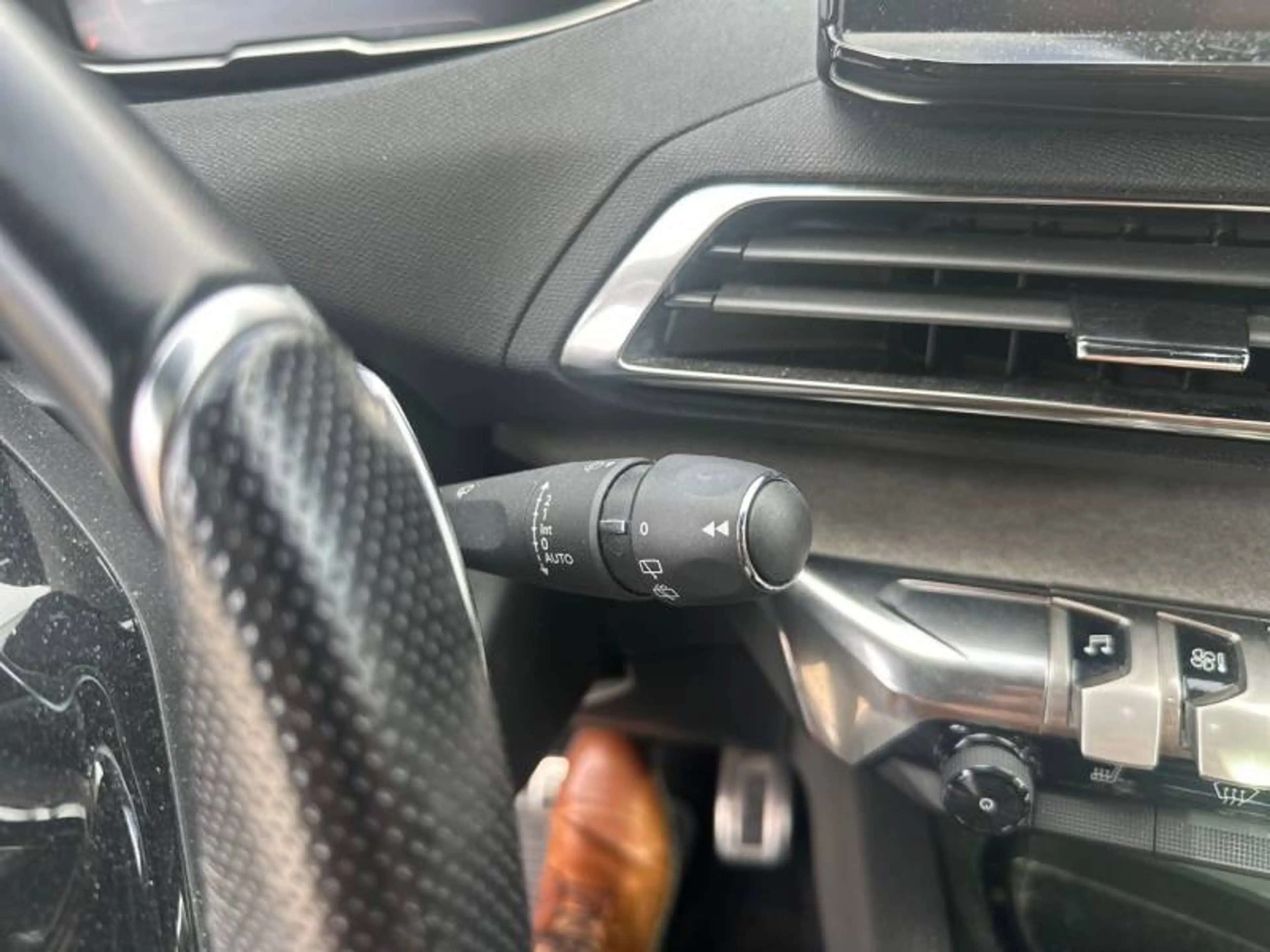 Peugeot 3008 2 1.5 BlueHDi 96kW S&S EAT8 Pack GT — photo 15