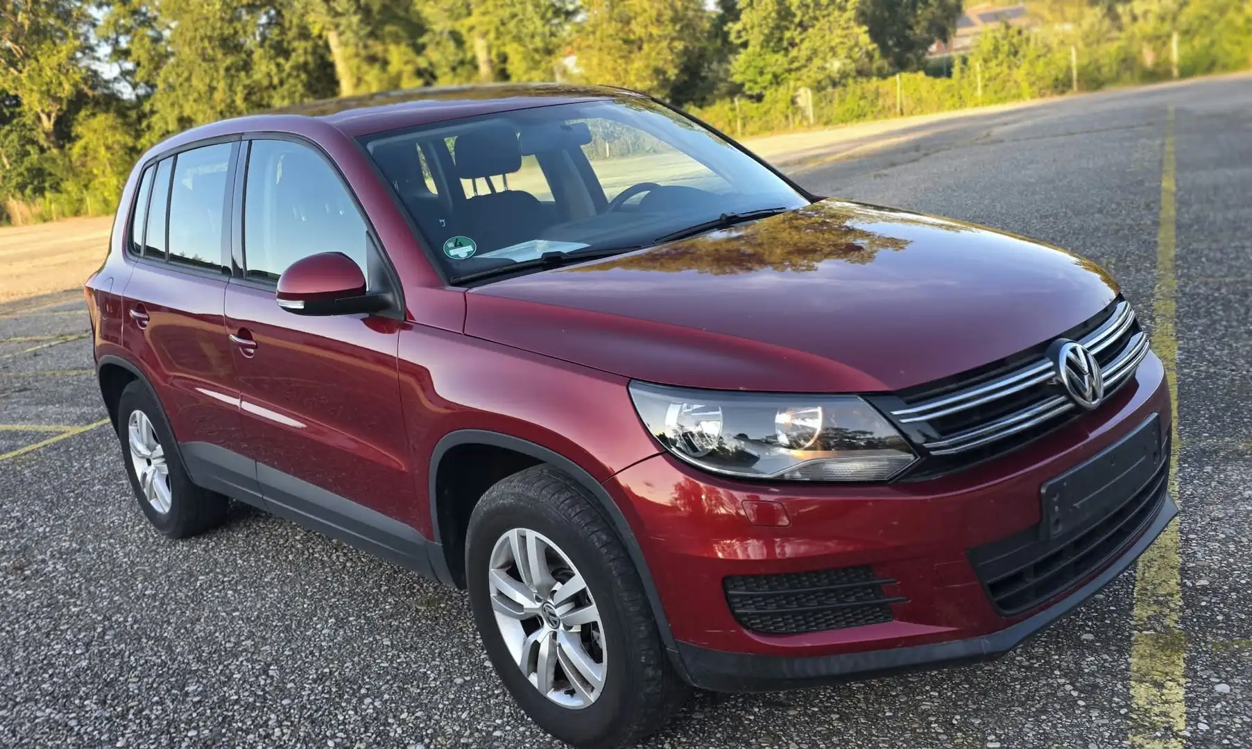 Volkswagen Tiguan Sport Rot - 2