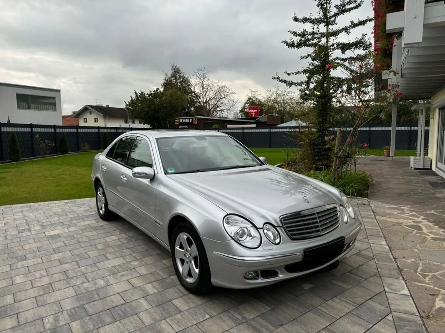 Mercedes-Benz E 320 E 320 V6 Elegance 4matic Argent - 1