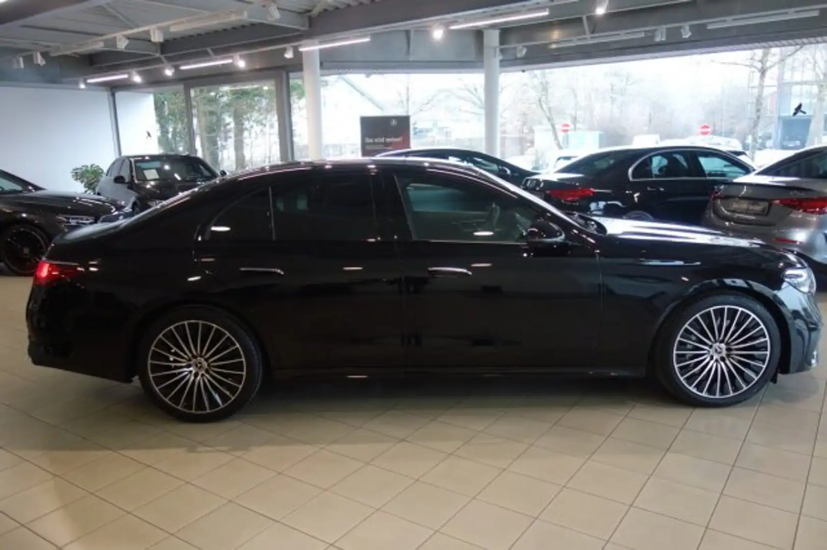 Mercedes-Benz E 200 E 200 AMG BURM DISTR MEMO 360 DIGI NIGHT 20 ZOLL Schwarz - 2