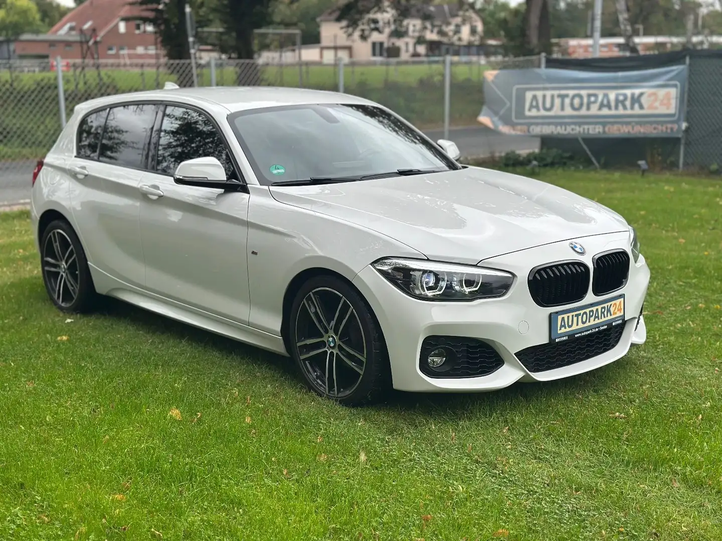 BMW 118 5-trg. 118 i Edition M Sport*136PS* Blanc - 2