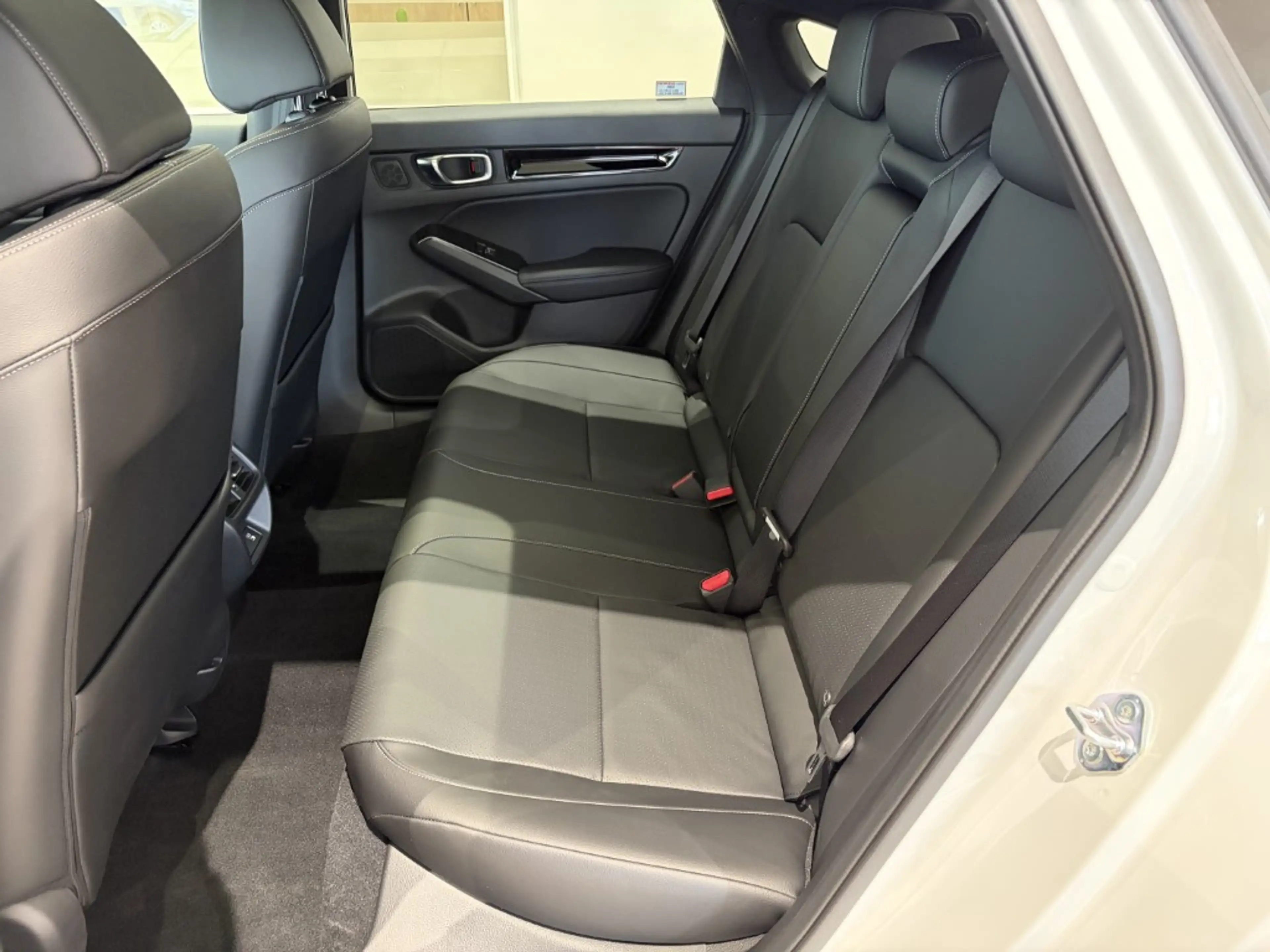 Honda Civic Civic e:HEV 2.0 i-MMD Advance eCVT — photo 6