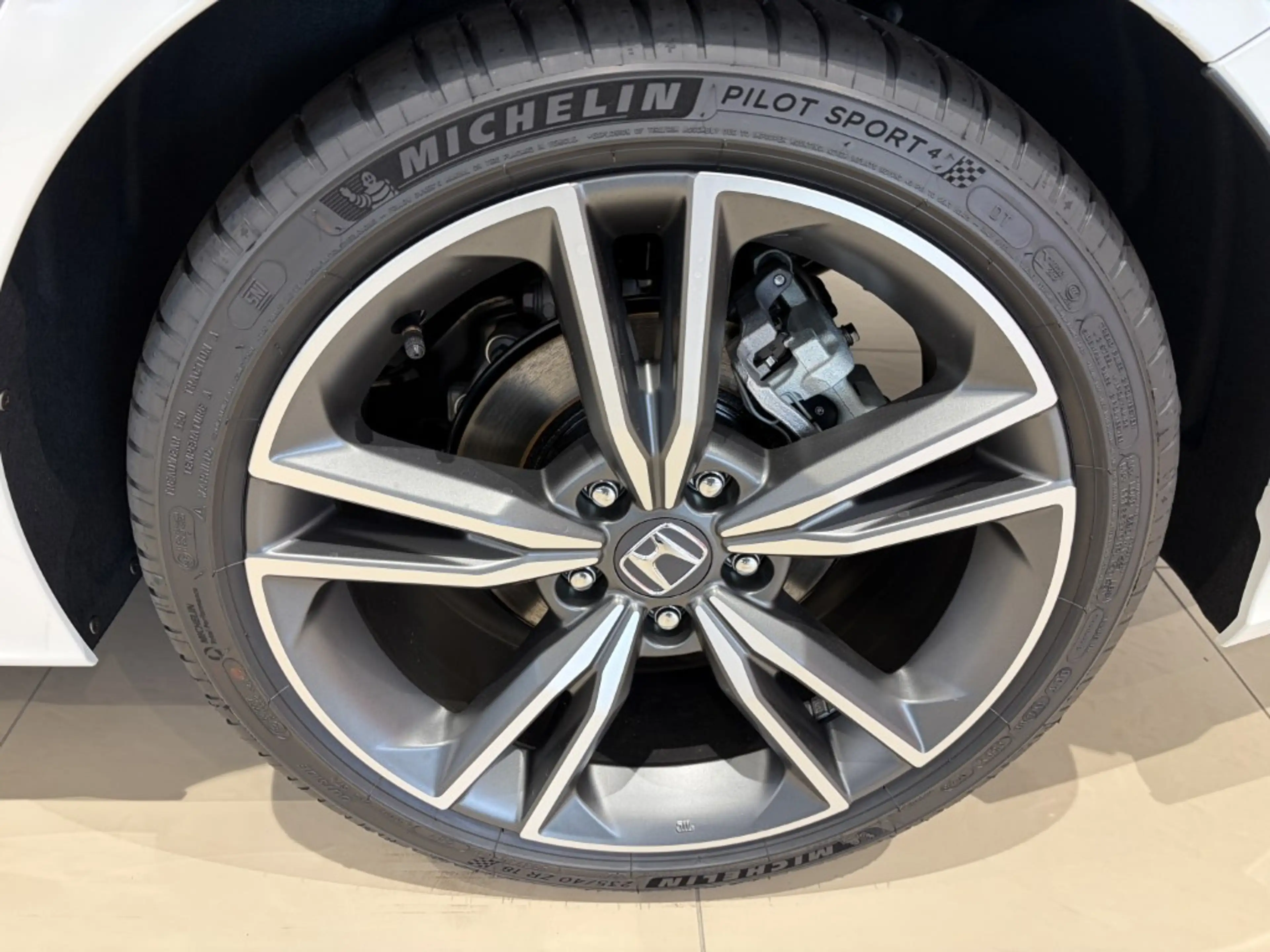 Honda Civic Civic e:HEV 2.0 i-MMD Advance eCVT — photo 10