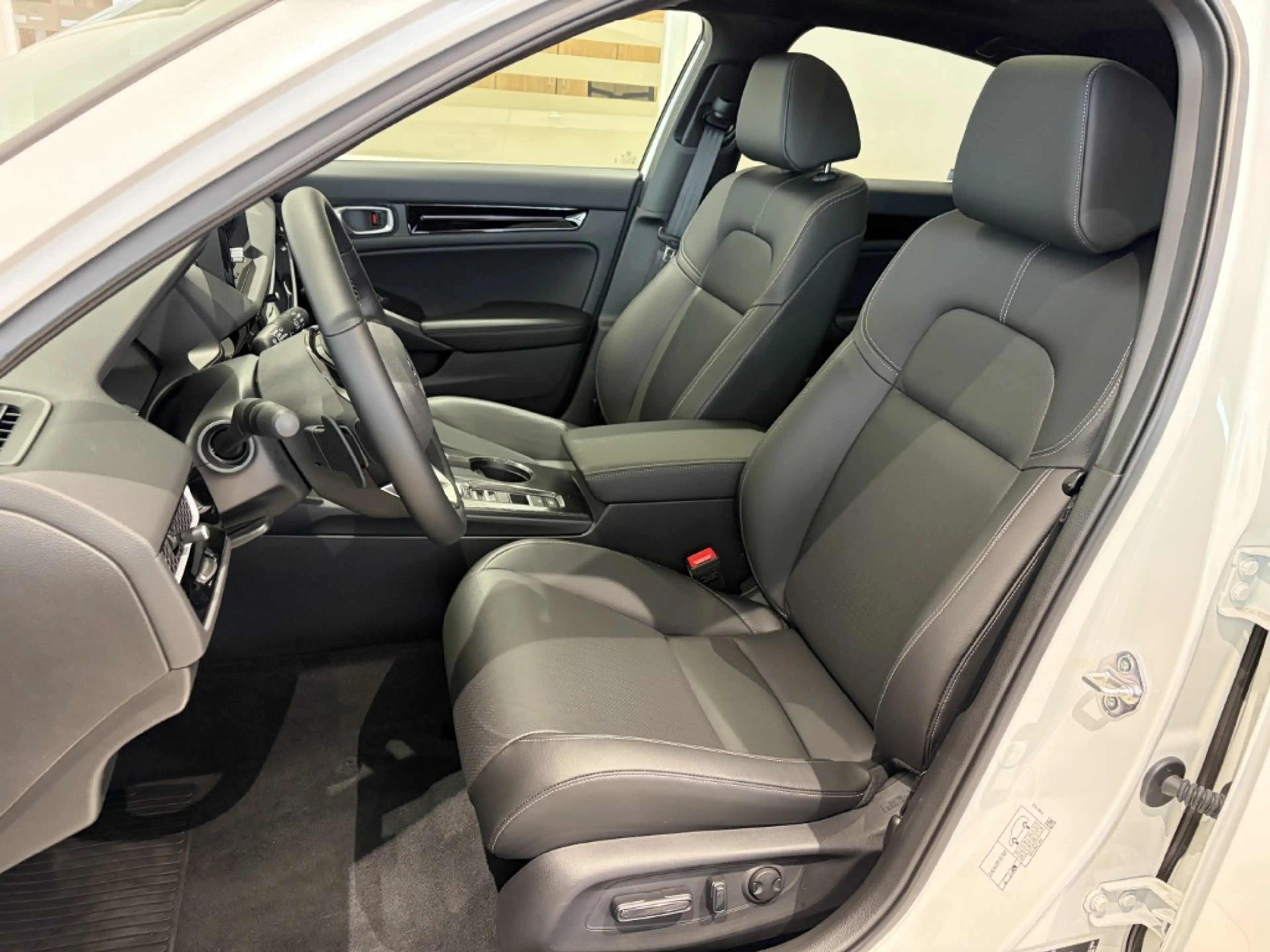 Honda Civic Civic e:HEV 2.0 i-MMD Advance eCVT — photo 4