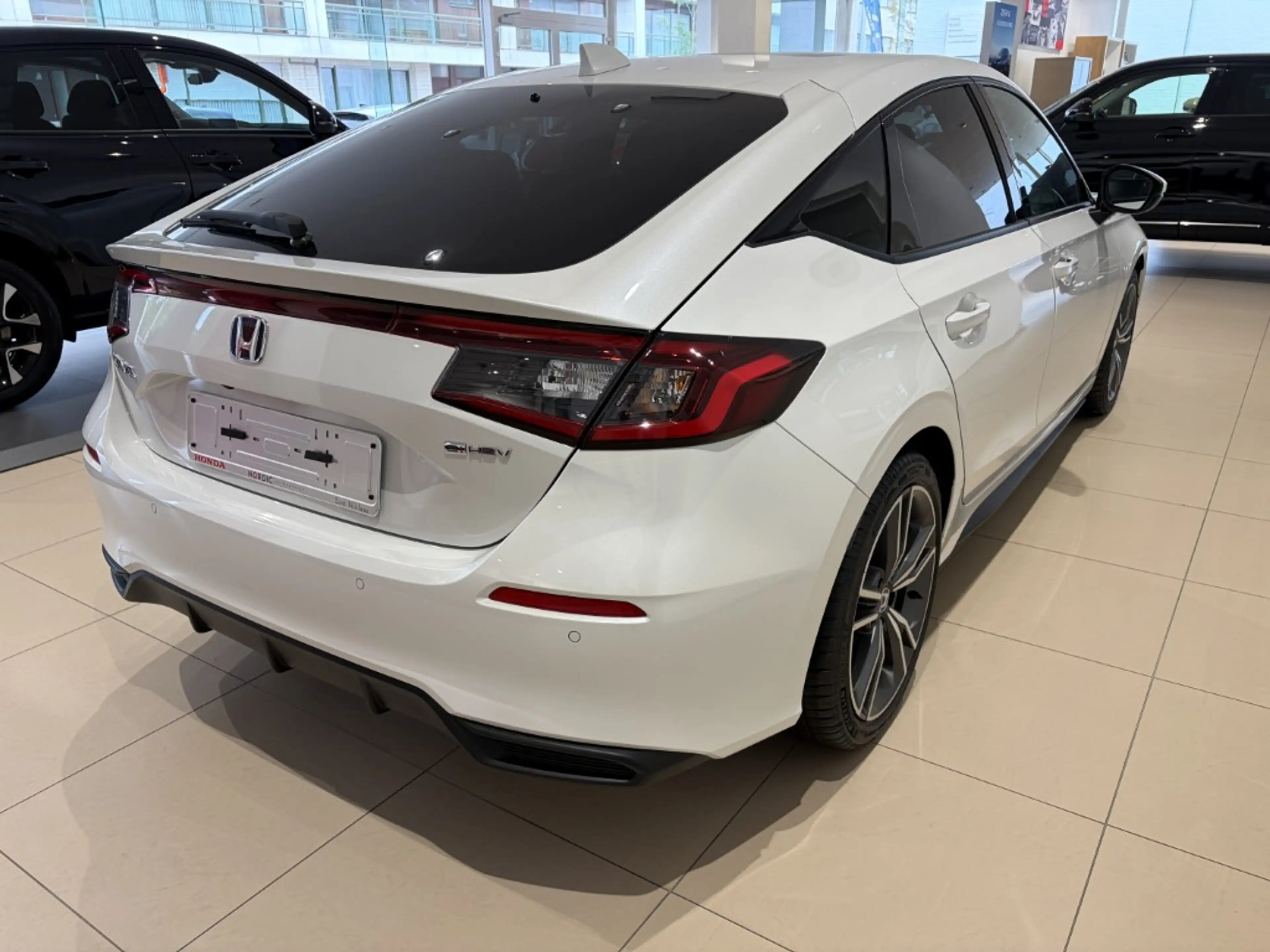 Honda Civic Civic e:HEV 2.0 i-MMD Advance eCVT — photo 2