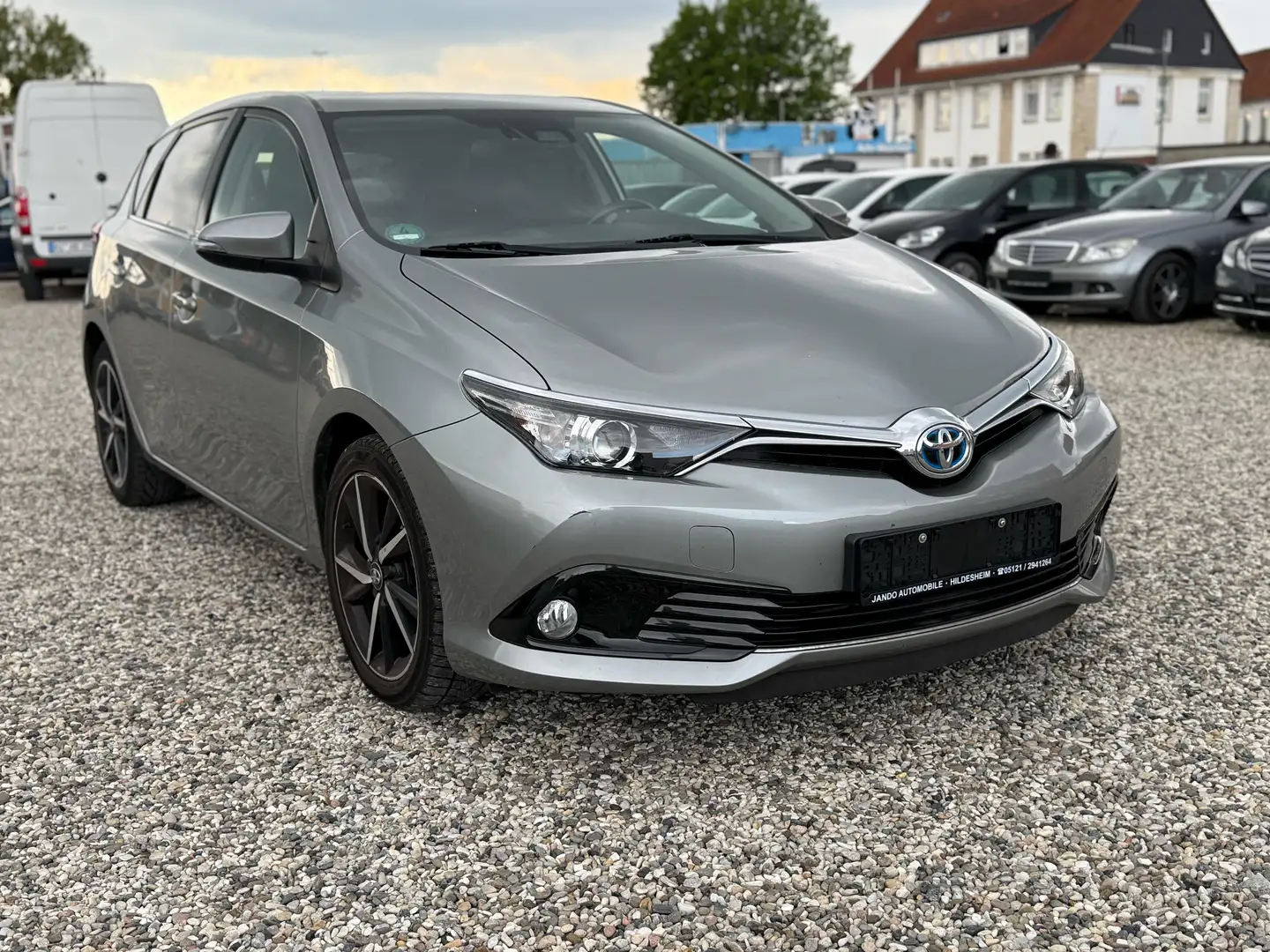 Toyota Auris Hybrid Edition-S+ Gris - 1