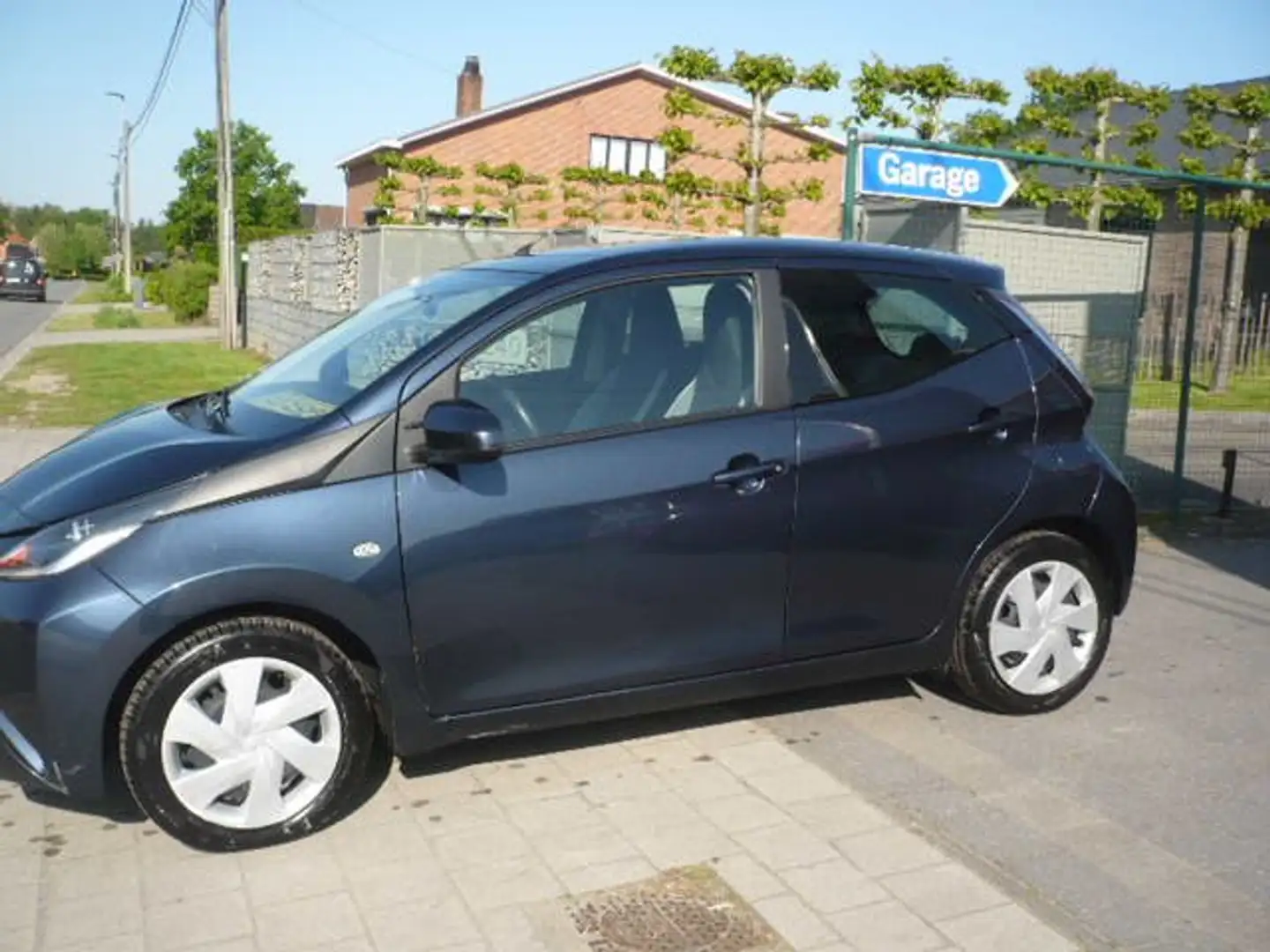 Toyota Aygo 1.0i VVT-i x-play and pack x-cite Blue - 2