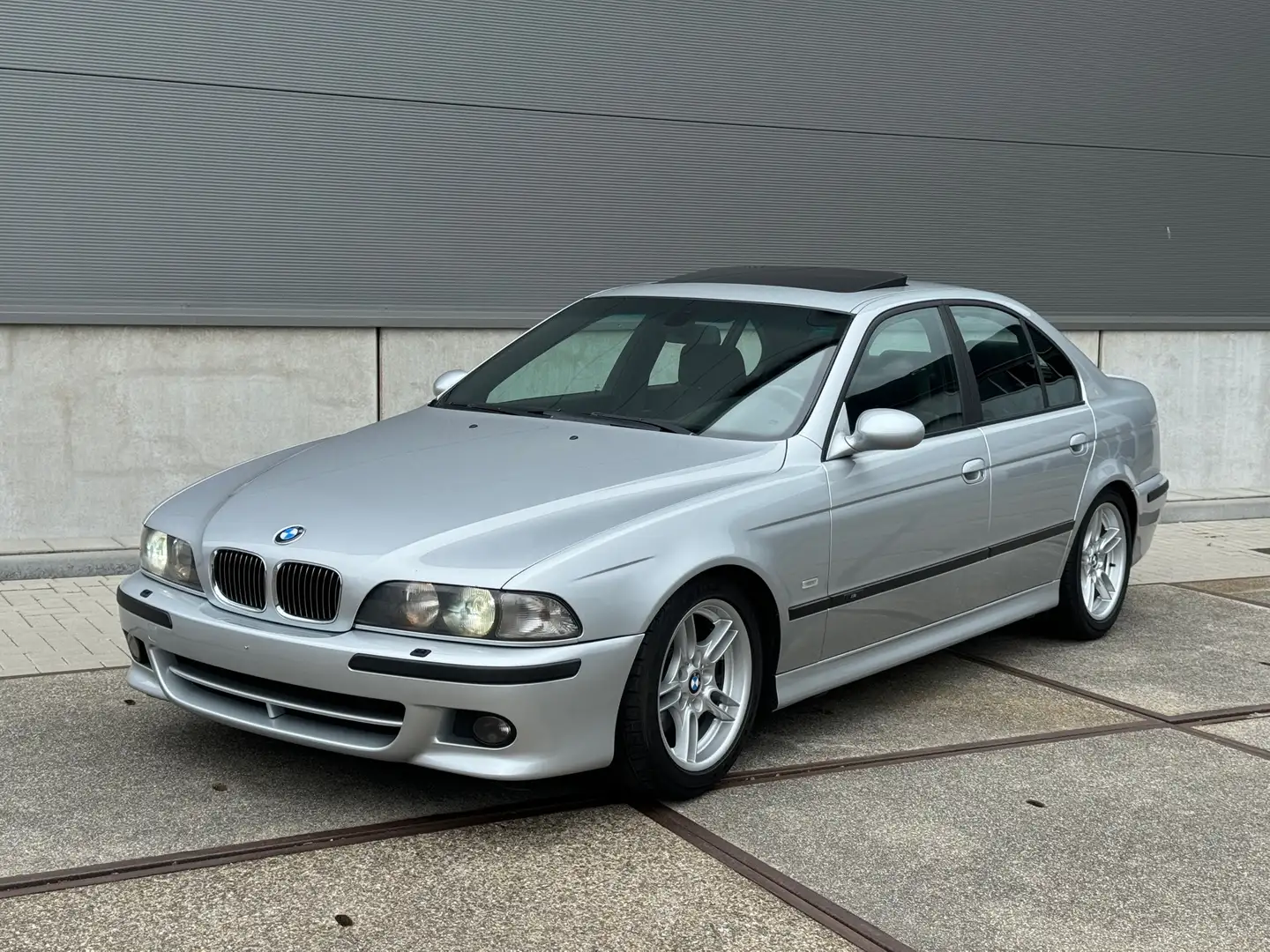 BMW 535 i V8 | M Sport | 245 HP | Alcantara | Original E39 Zilver - 1