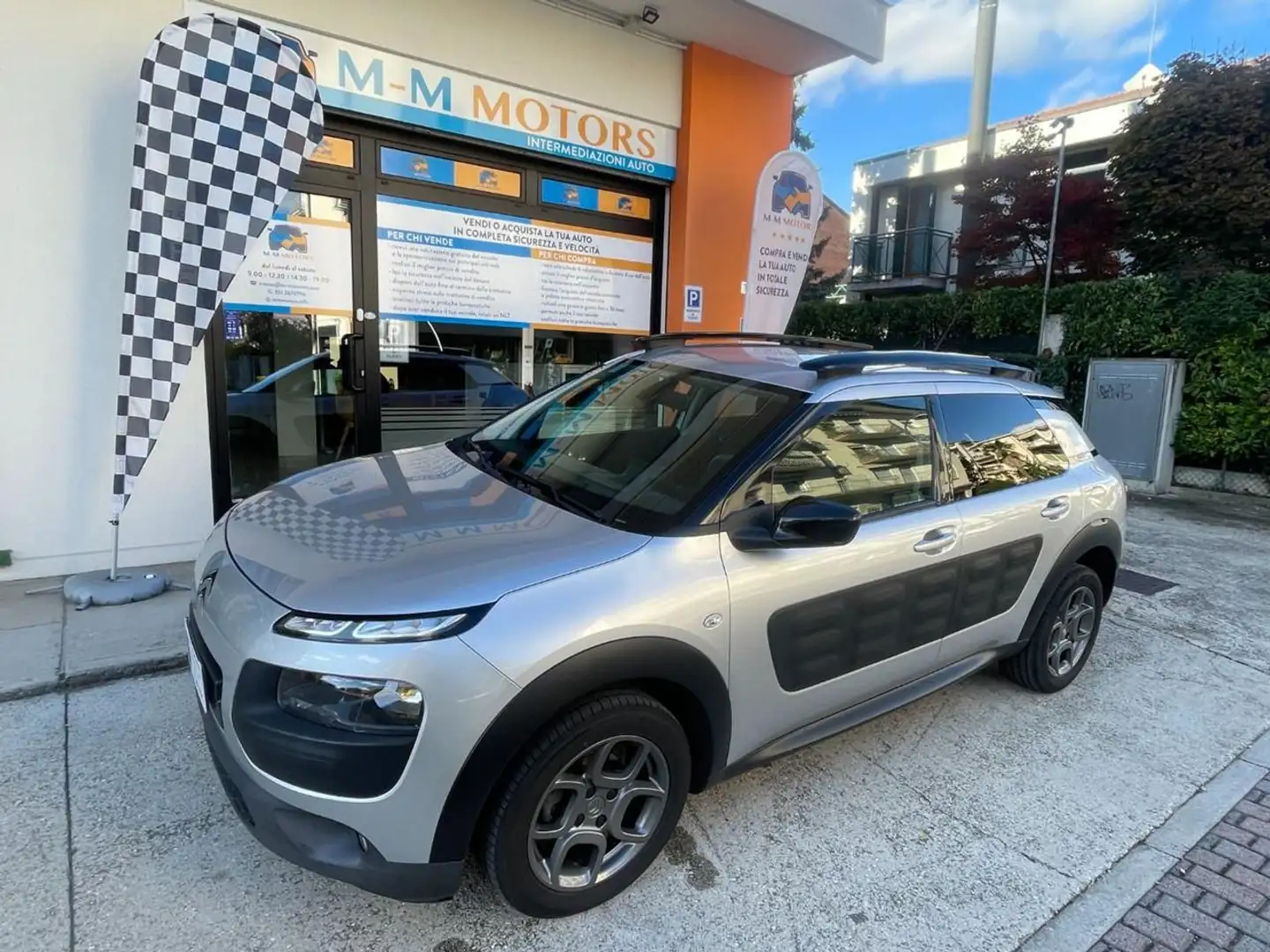 Citroen C4 Cactus BlueHDi 100 neo patentati Grigio - 1