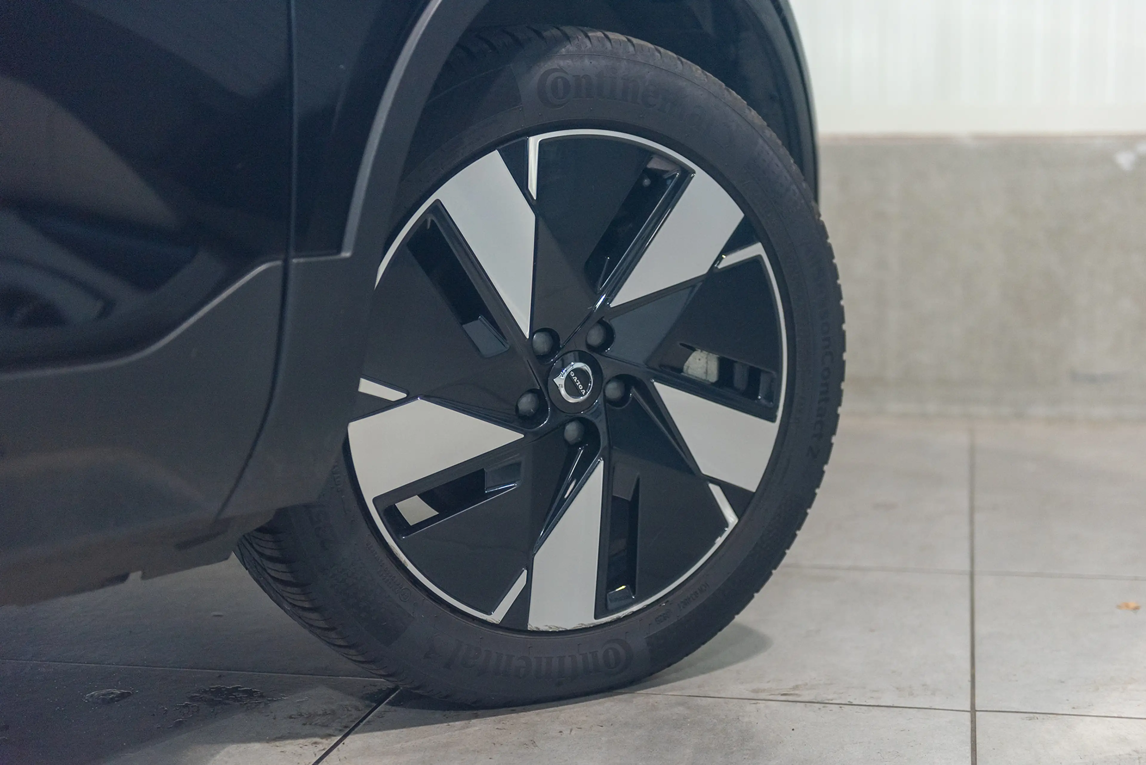 Volvo C40 Aut. Single Motor Extented Range 82 kWh SOH 91% Go — photo 13
