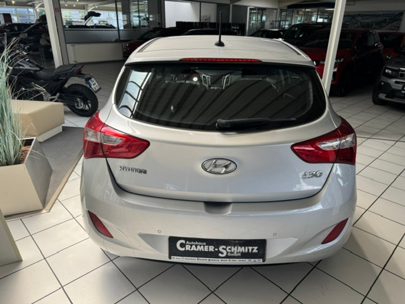 Hyundai i30 Trend blue 1.6 CRDI 7-DCT — photo 6