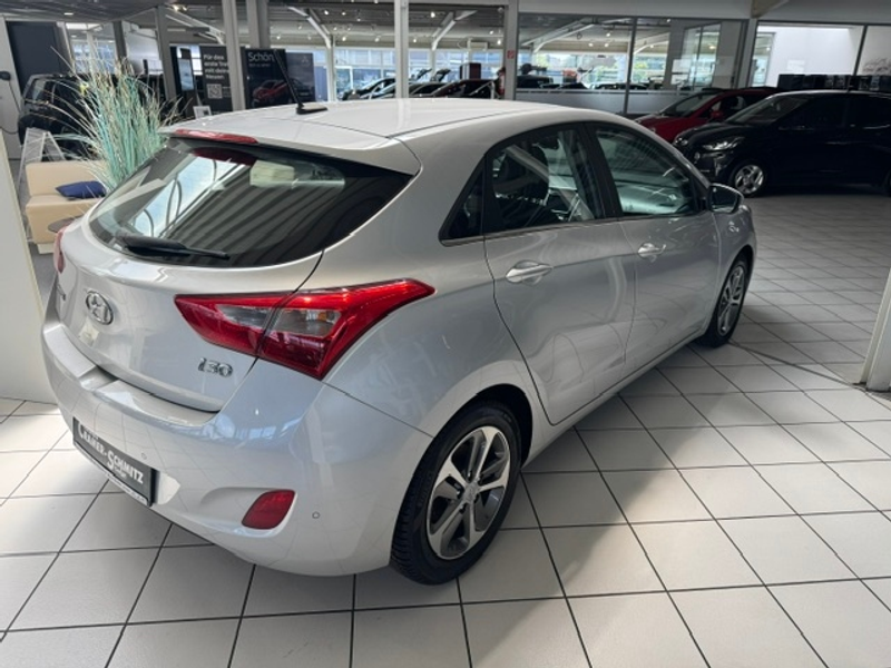Hyundai i30 Trend blue 1.6 CRDI 7-DCT — photo 5