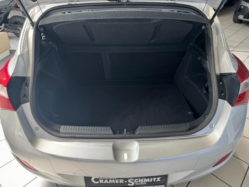 Hyundai i30 Trend blue 1.6 CRDI 7-DCT — photo 8