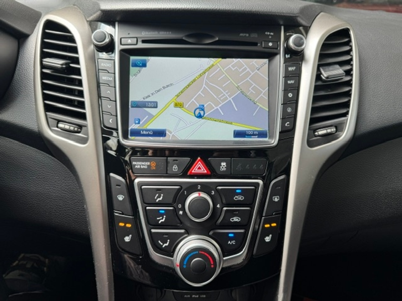 Hyundai i30 Trend blue 1.6 CRDI 7-DCT — photo 15