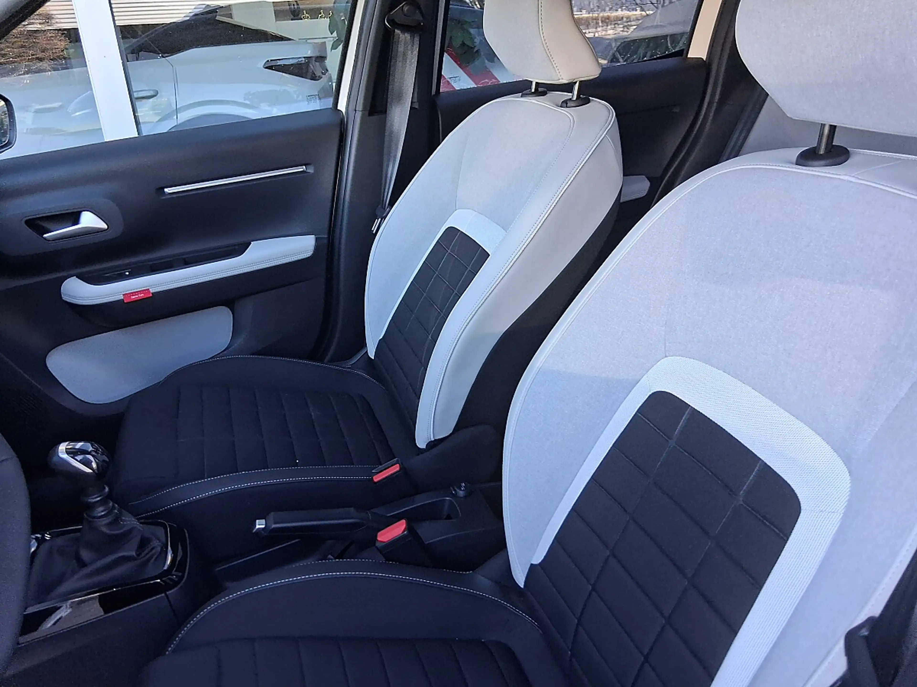 Citroen C3 Turbo 100 S&S 6-Gang-Manuell Max — photo 6