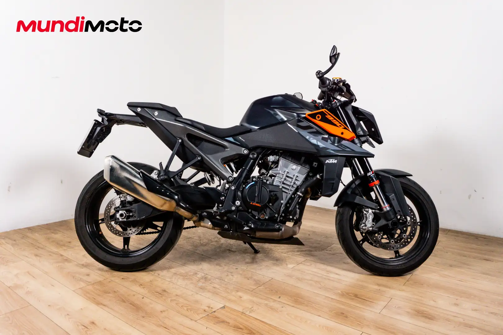 KTM 990 Super Duke - 1
