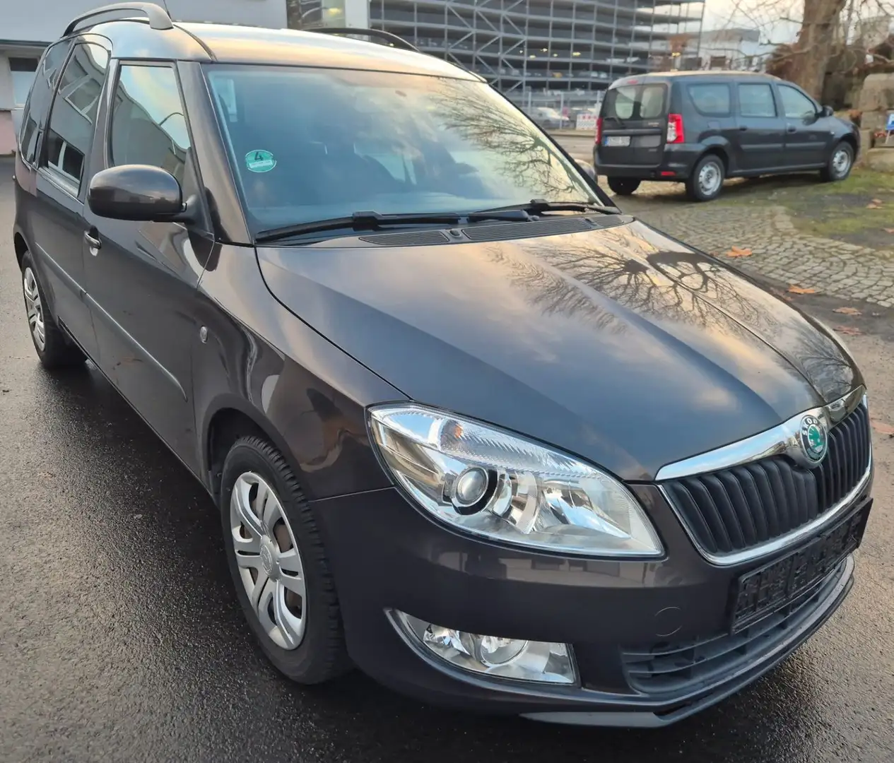 Skoda Roomster Style Plus Edition SHZ Klima PDC Tempom Brown - 2