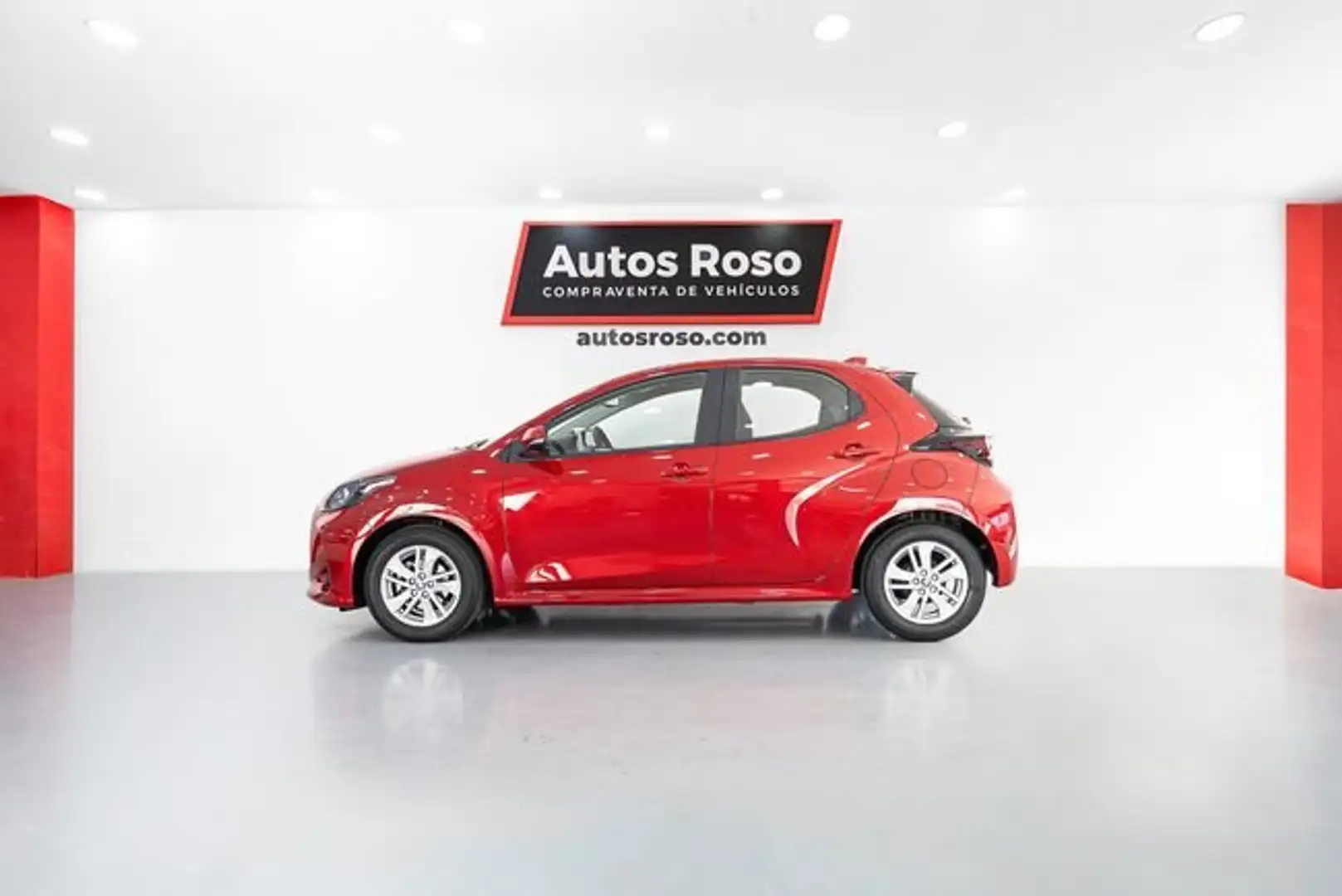 Toyota Yaris 1.5 120H Style Rojo - 2