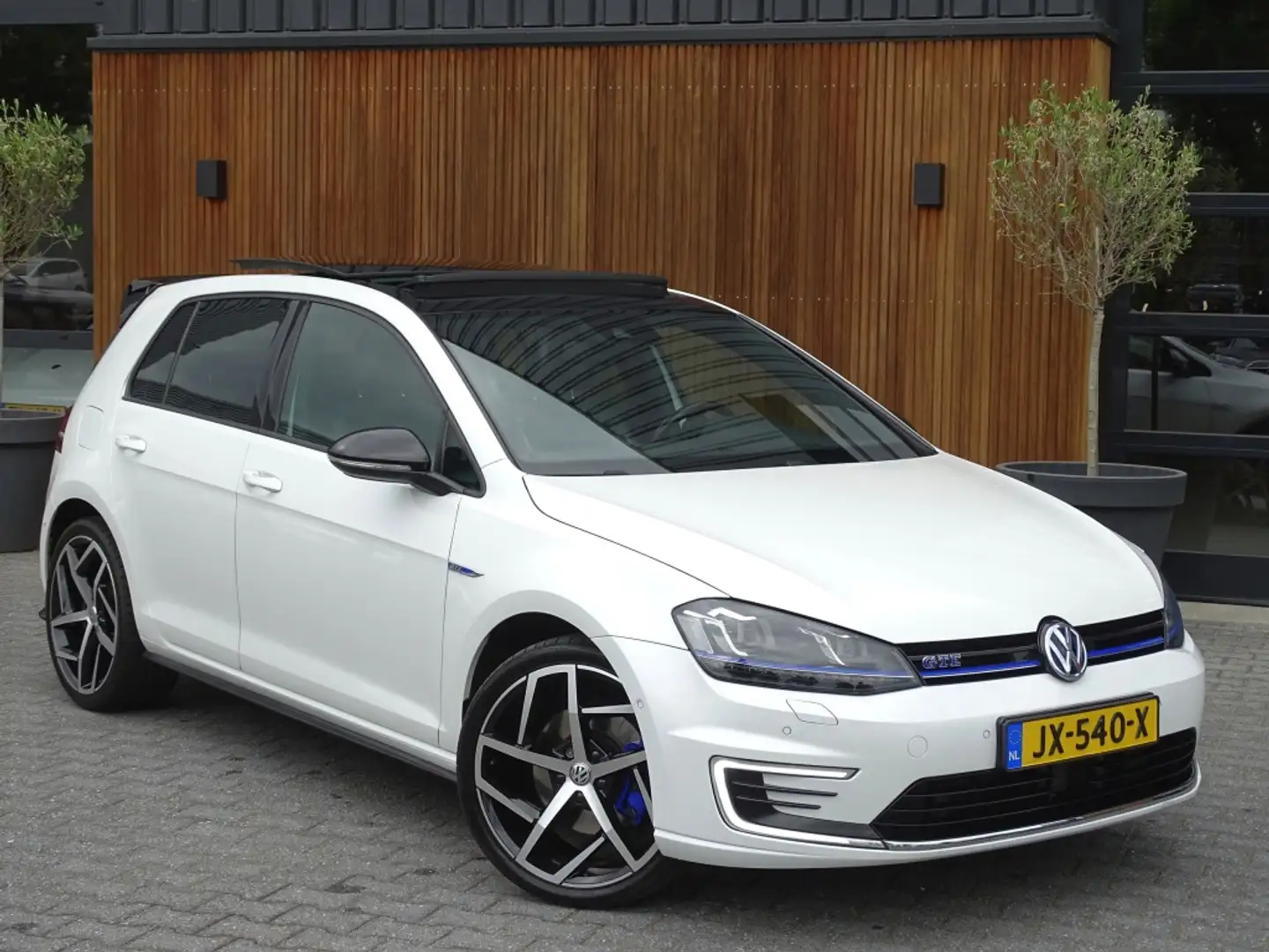 Volkswagen Golf GTE TSI 245PK / GTI R Perf. ed. / LED Wit - 2
