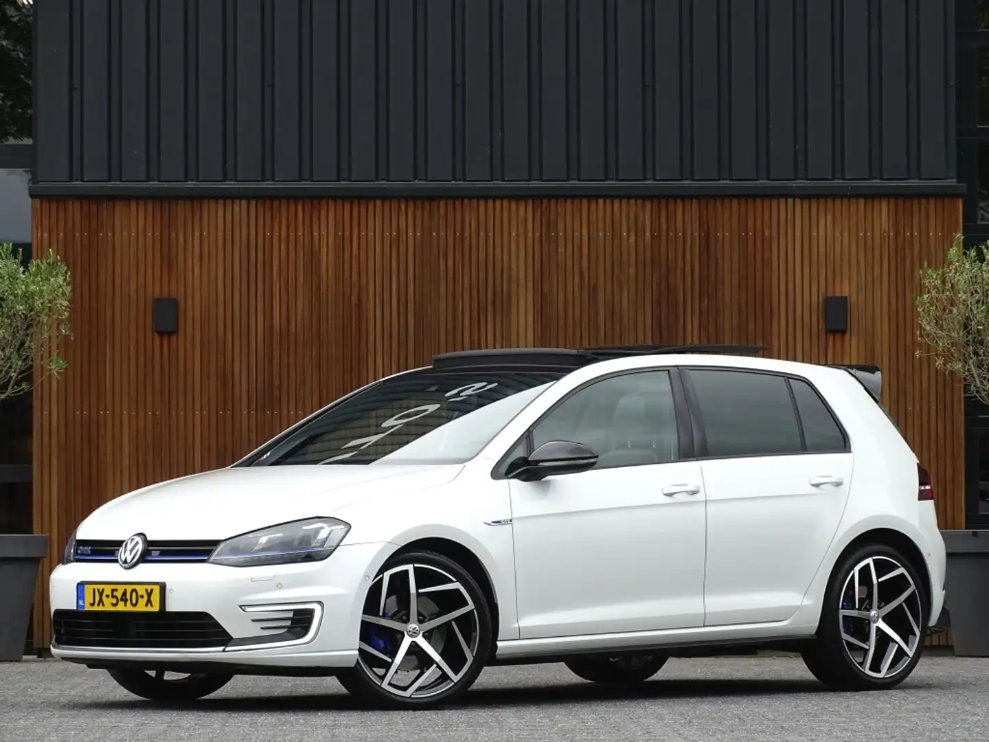 Volkswagen Golf GTE TSI 245PK / GTI R Perf. ed. / LED Wit - 1