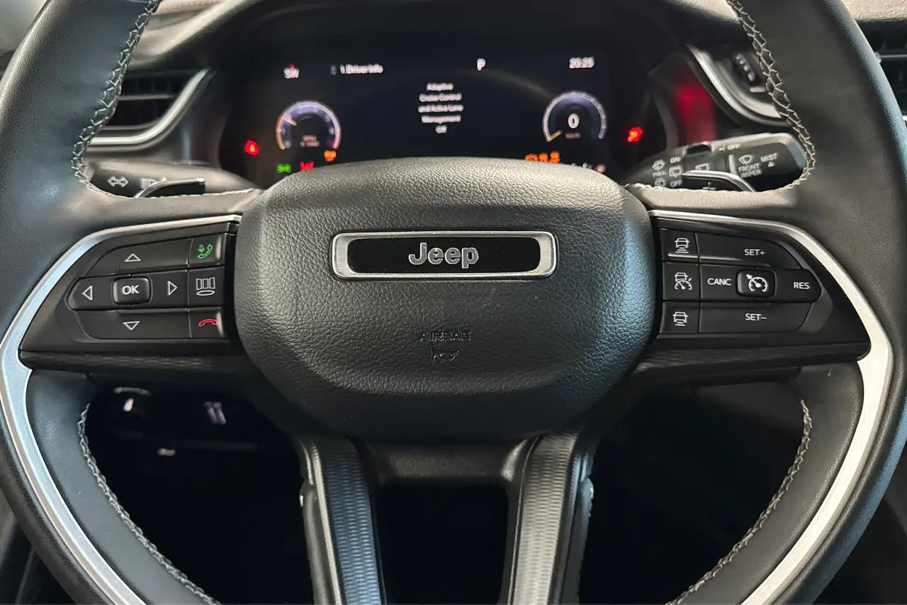 Jeep Grand Cherokee снимка Jeep Grand Cherokee
