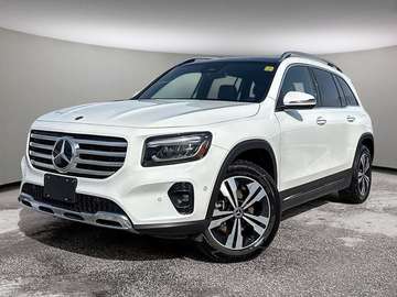 | Clean CarFax | Leatherette Sport Seats | Driver