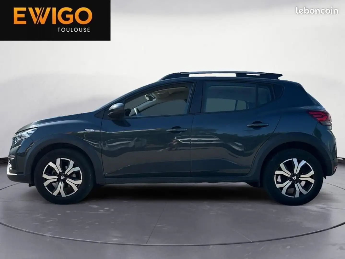 Dacia Sandero STEPWAY 1.0 TCE 90 CONFORT Gris - 2