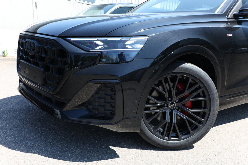 Audi Q8 S line 2xS AssistenzP+ 22Z Laser Pano B&O HUD 2... — photo 5