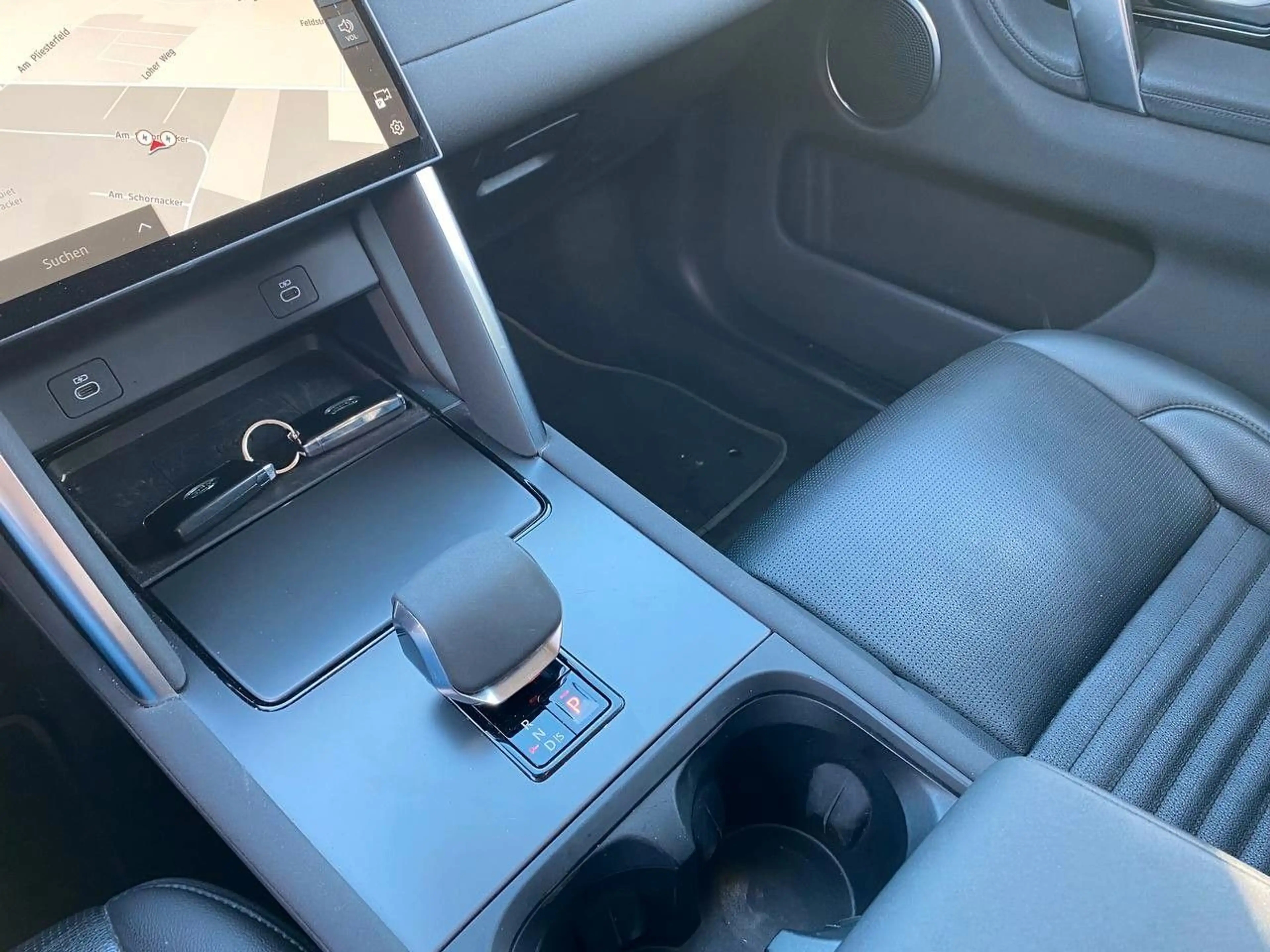 Land Rover Discovery Sport p300e Plug-in Led Cam Nav 1.Hand — photo 13