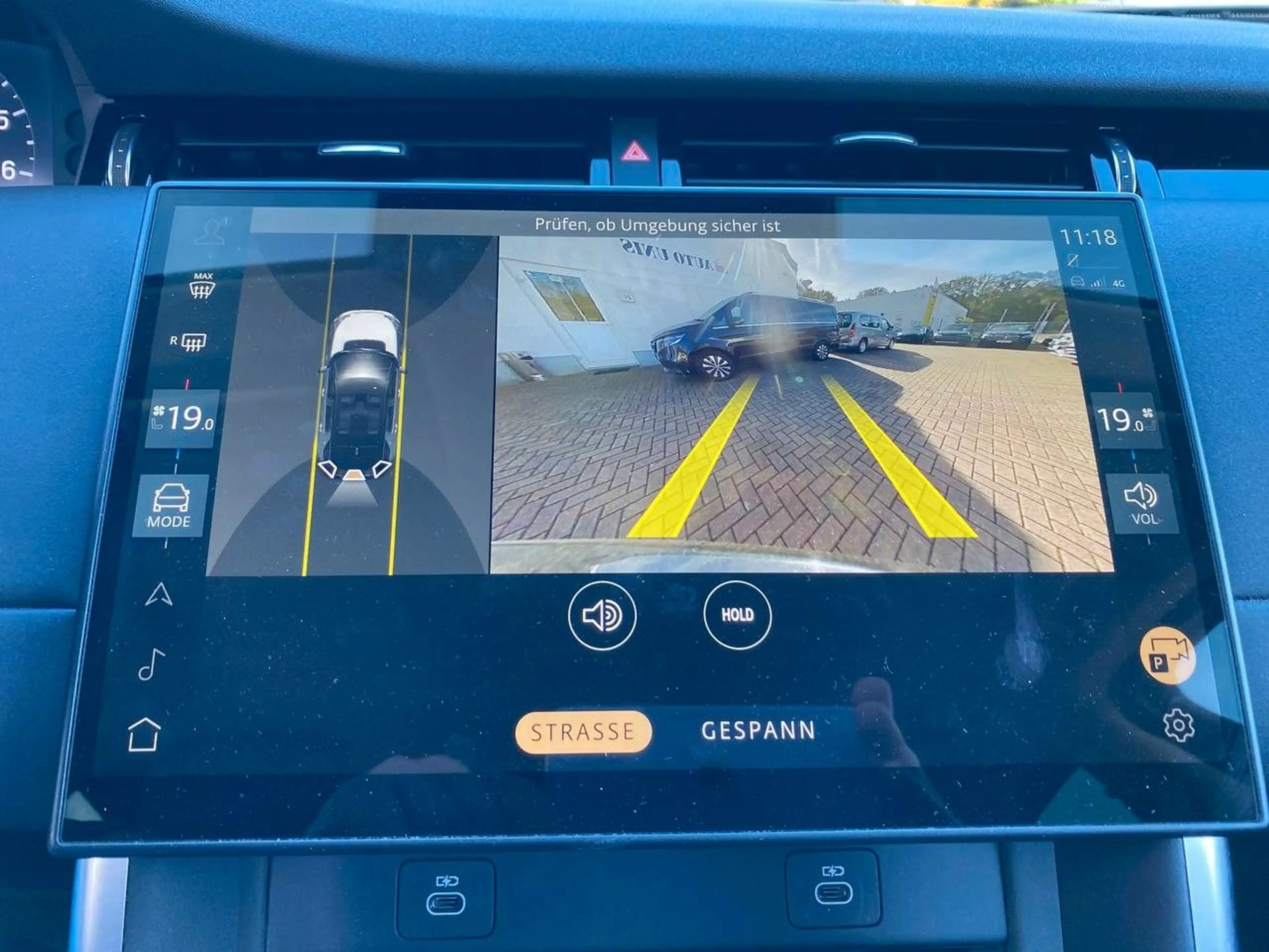Land Rover Discovery Sport p300e Plug-in Led Cam Nav 1.Hand — photo 15