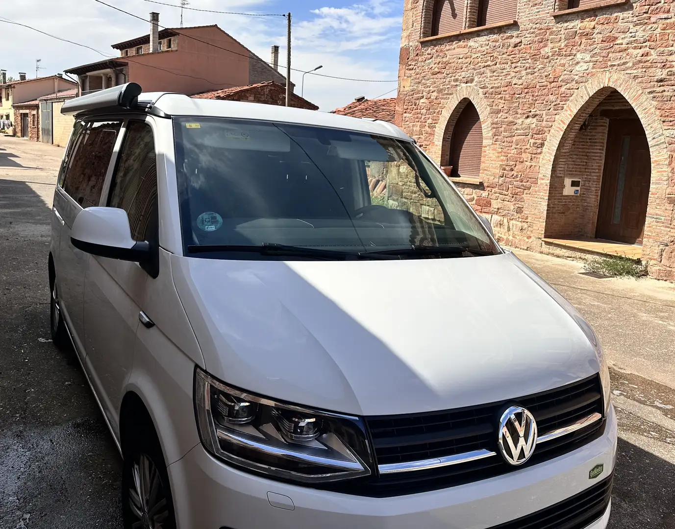 Volkswagen T6 California 2.0TDI BMT Beach DSG 110kW - 1