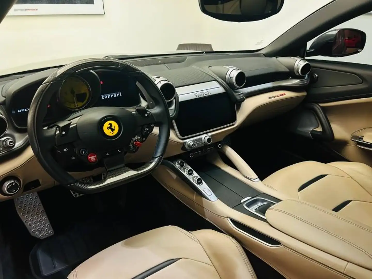 Ferrari GTC4 Lusso V12 6.3 690ch Grau - 2