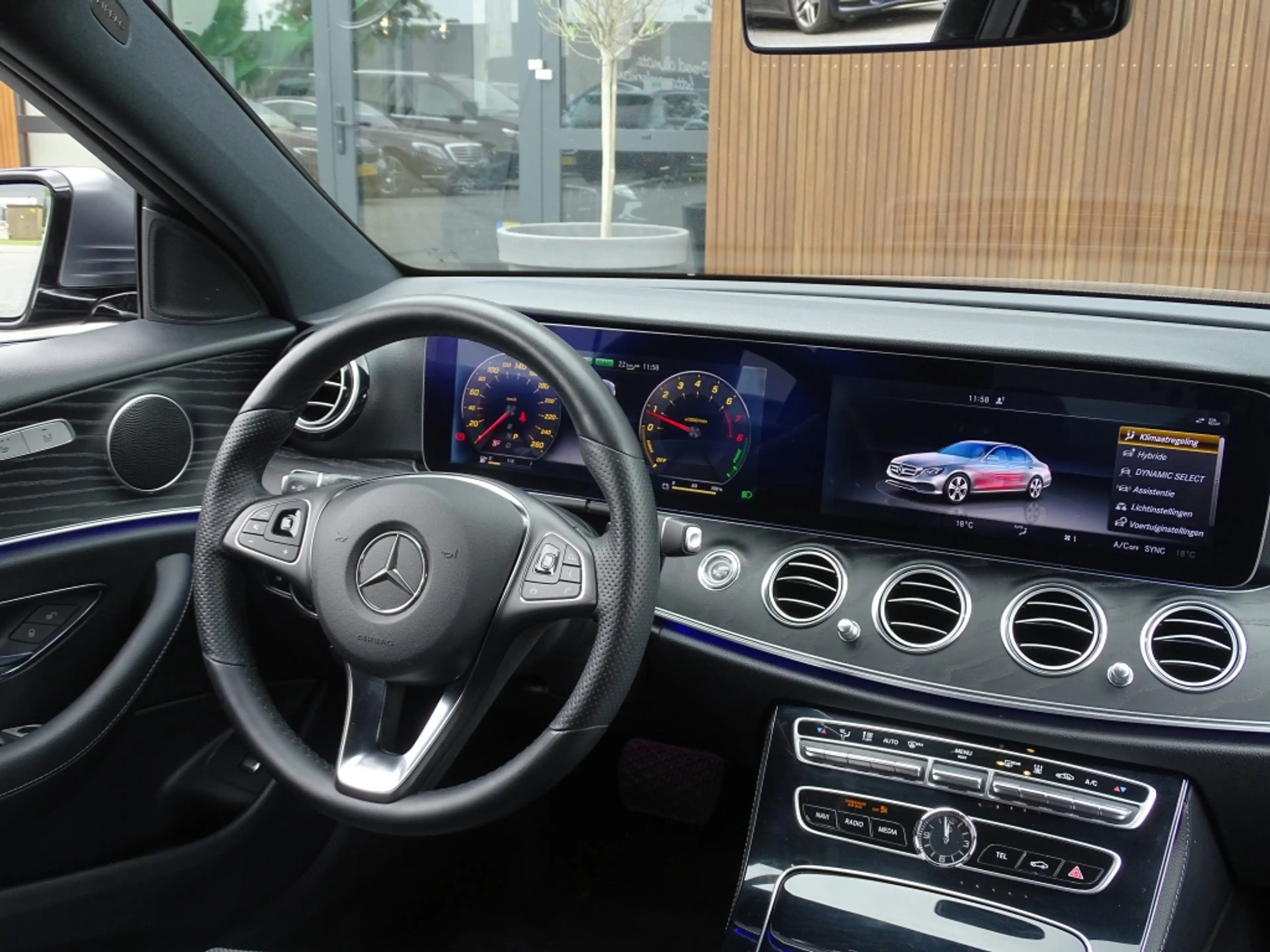 Mercedes-Benz E 350 e 286PK / AMG Pakket / *NAP* — photo 15