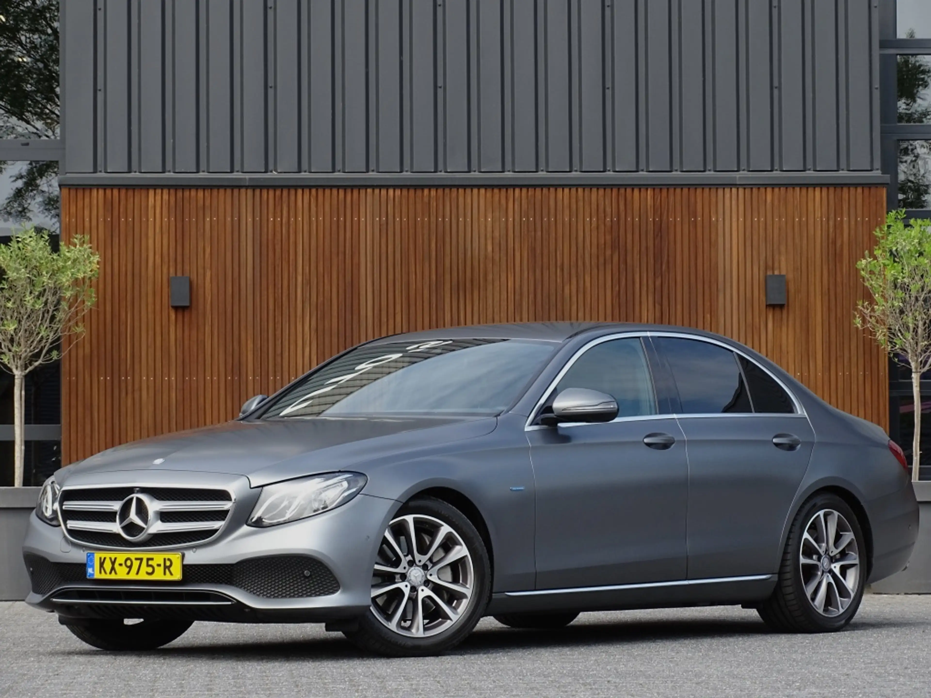 Mercedes-Benz E 350 e 286PK / AMG Pakket / *NAP*