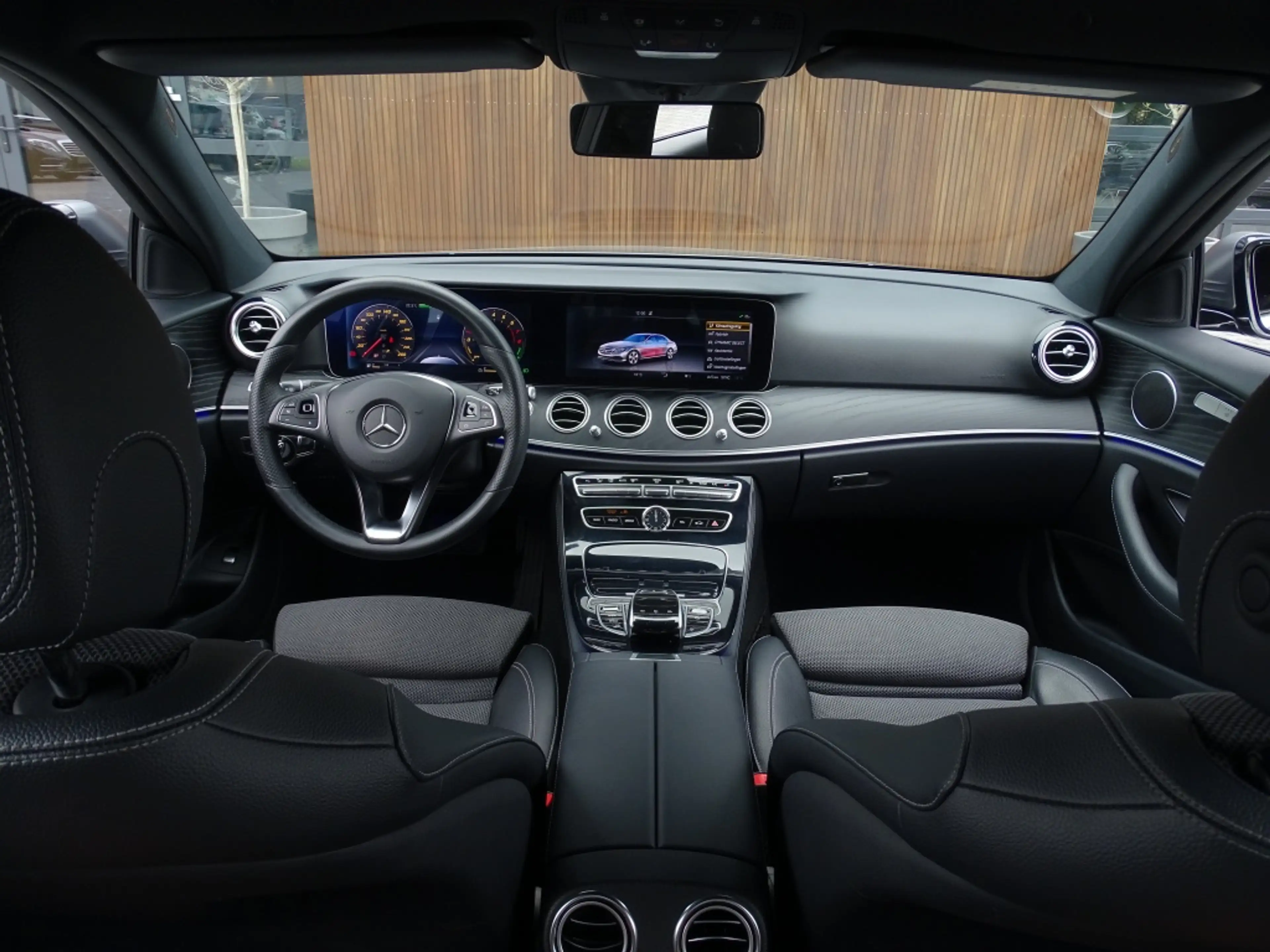 Mercedes-Benz E 350 e 286PK / AMG Pakket / *NAP* — photo 9