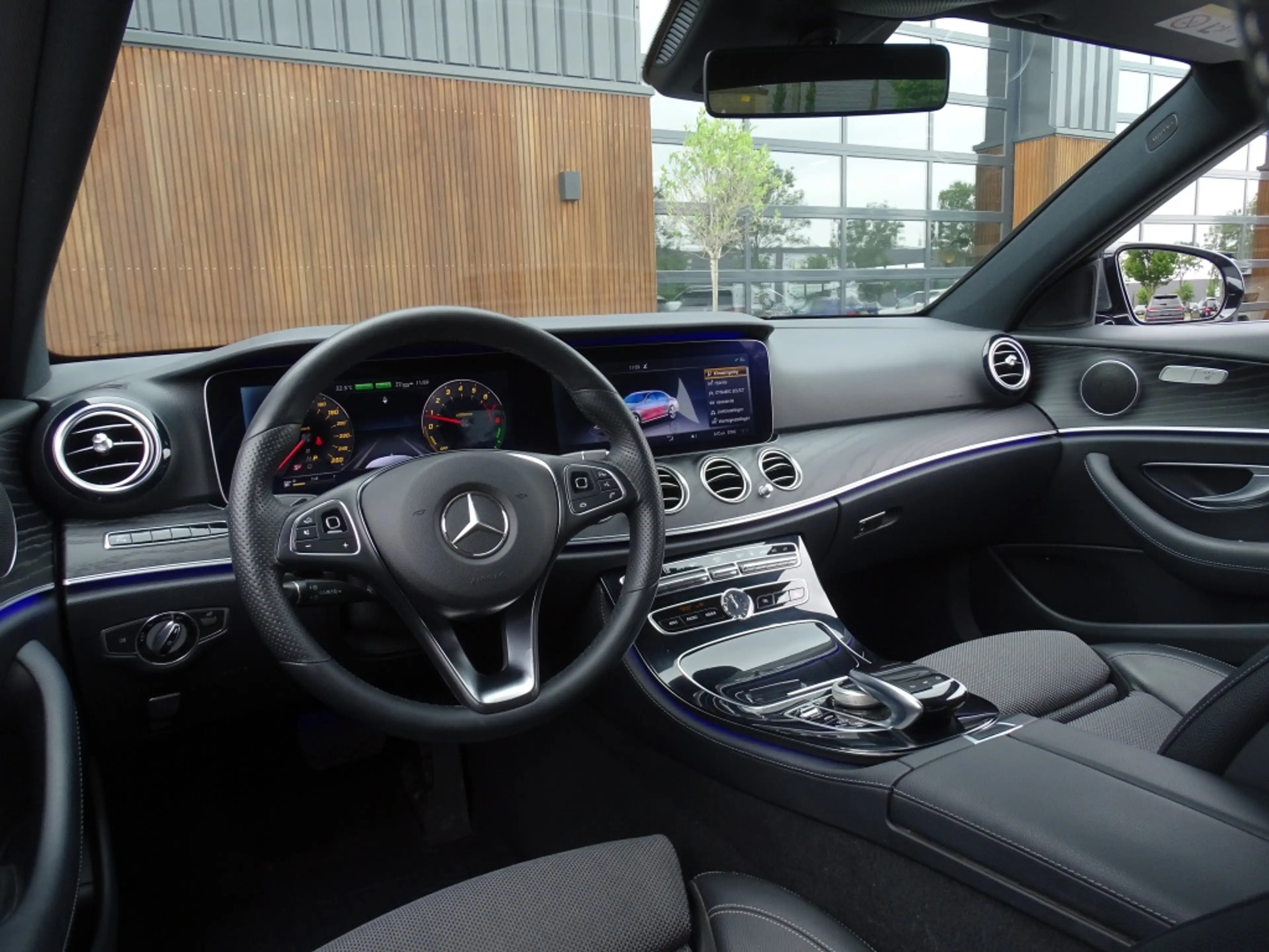 Mercedes-Benz E 350 e 286PK / AMG Pakket / *NAP* — photo 11