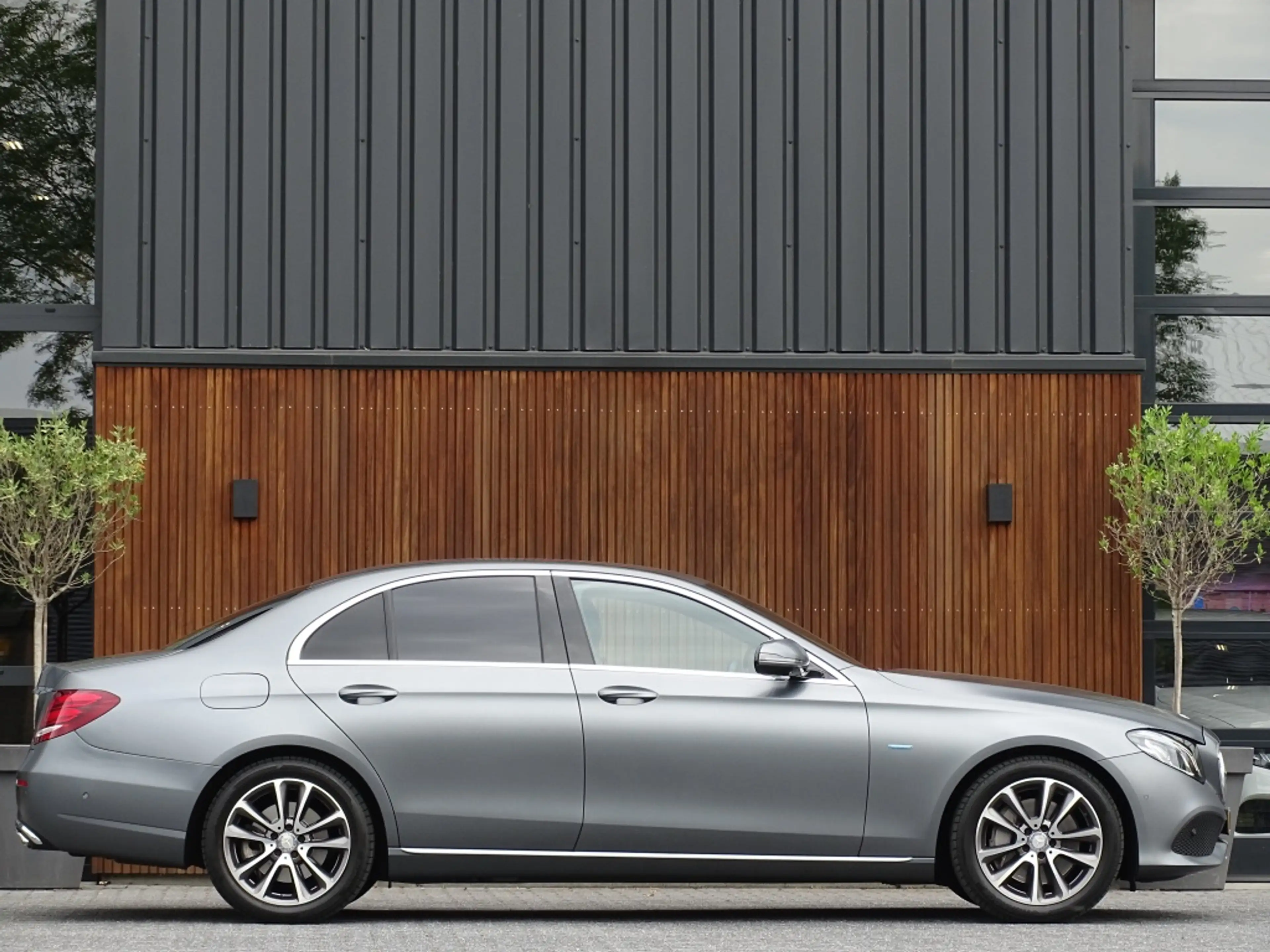 Mercedes-Benz E 350 e 286PK / AMG Pakket / *NAP* — photo 3