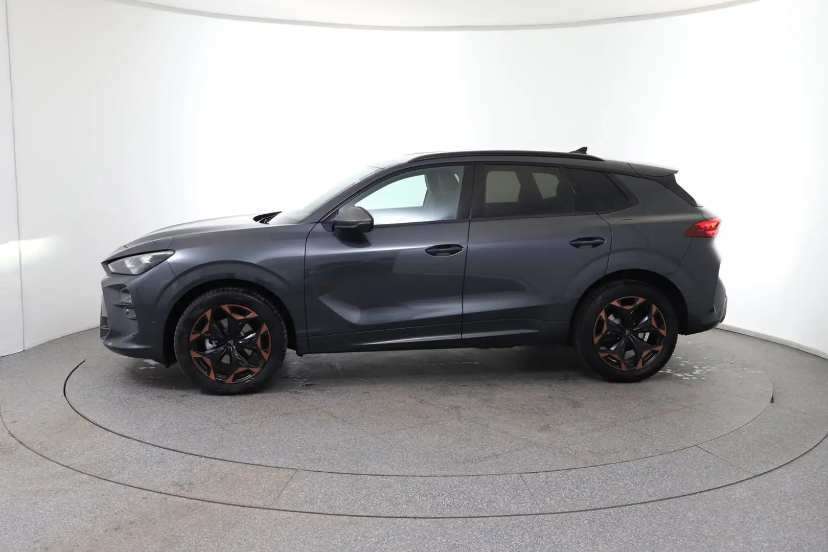 CUPRA Terramar 1.5 e-TSI 150 PS DSG Grau - 2