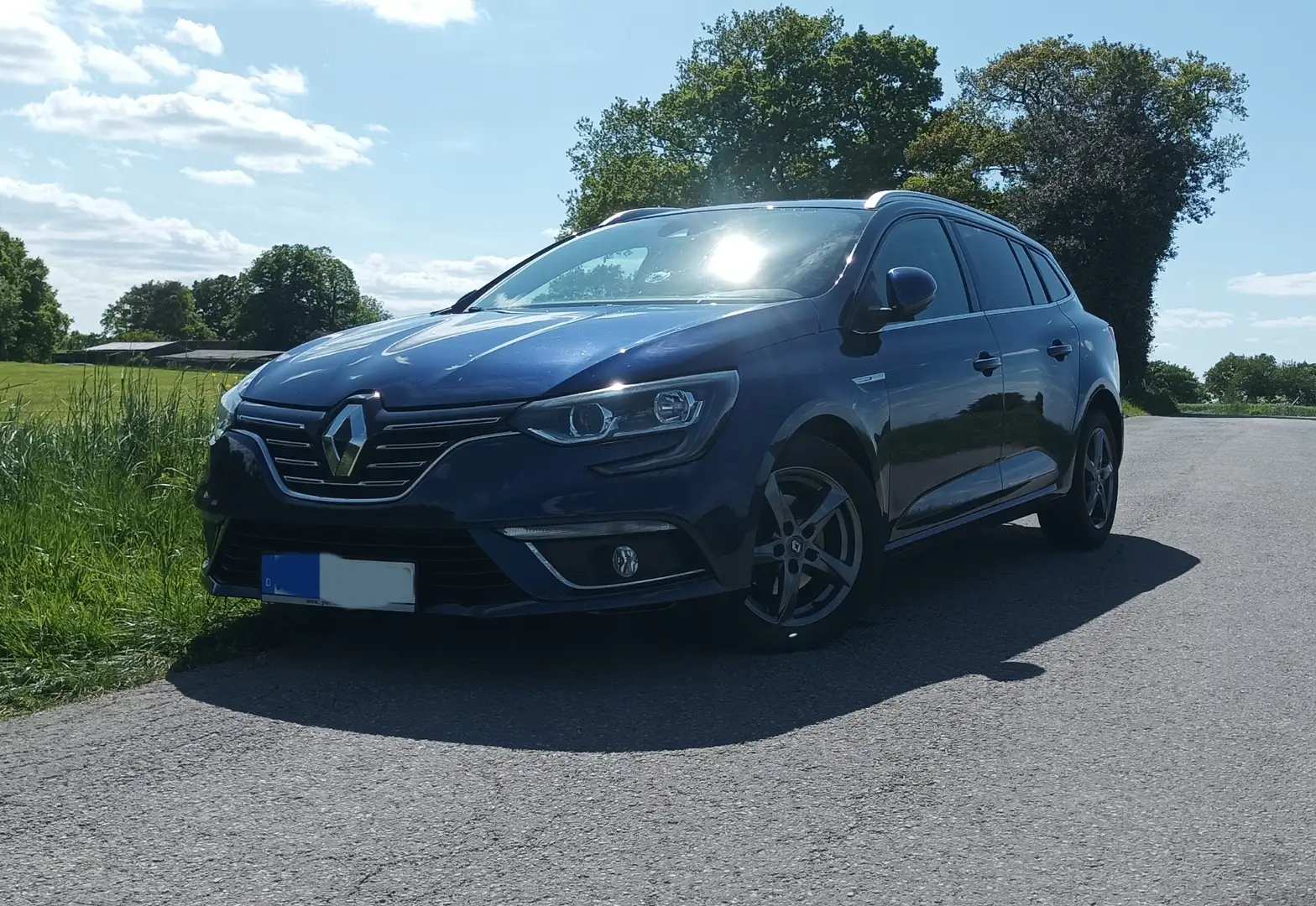 Renault Megane Grandtour ENERGY TCe 130 EDC INTENS Blauw - 1