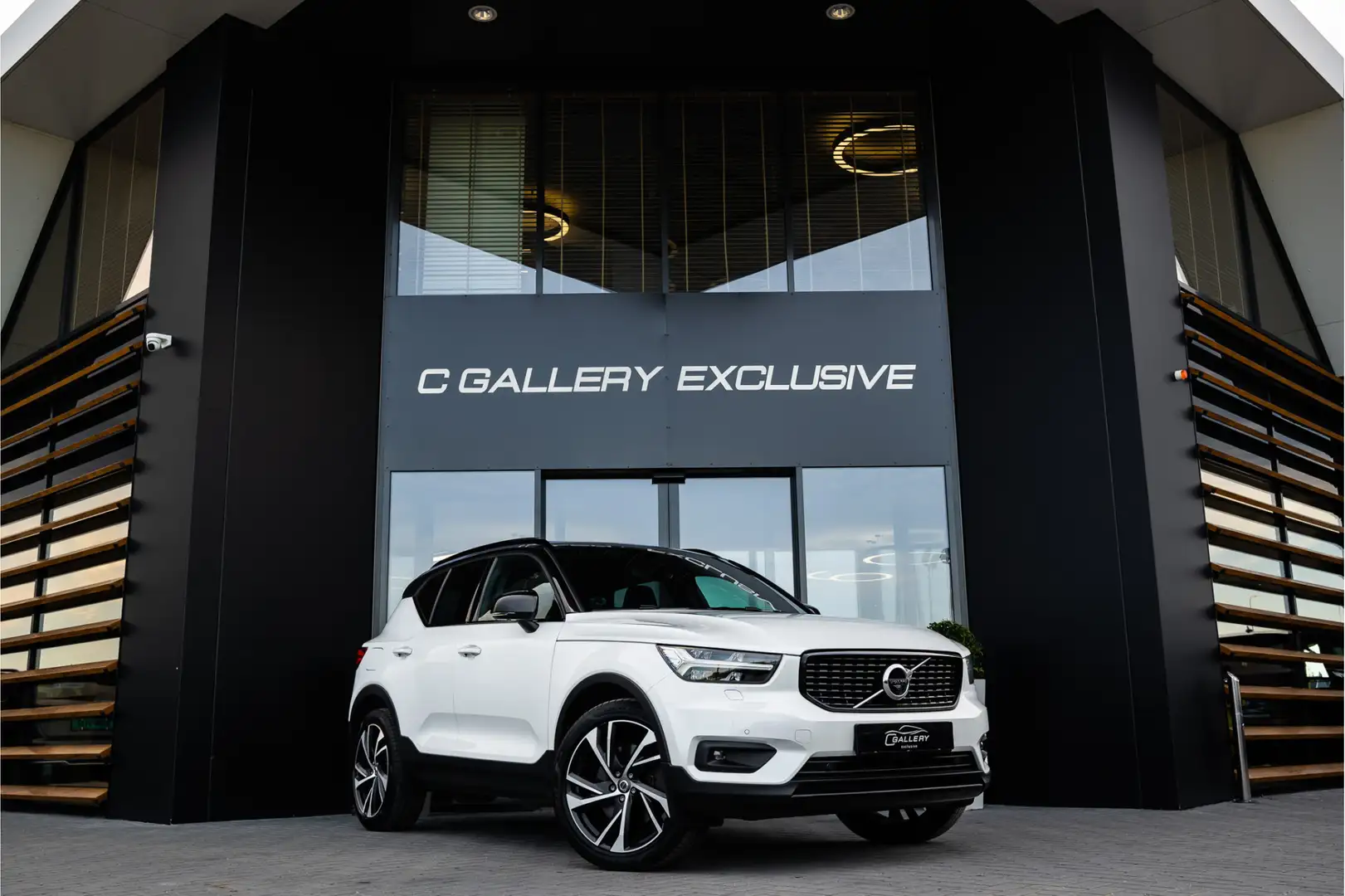 Volvo XC40 1.5 T5 Recharge R-Design Expression | Panorama | A Weiß - 1