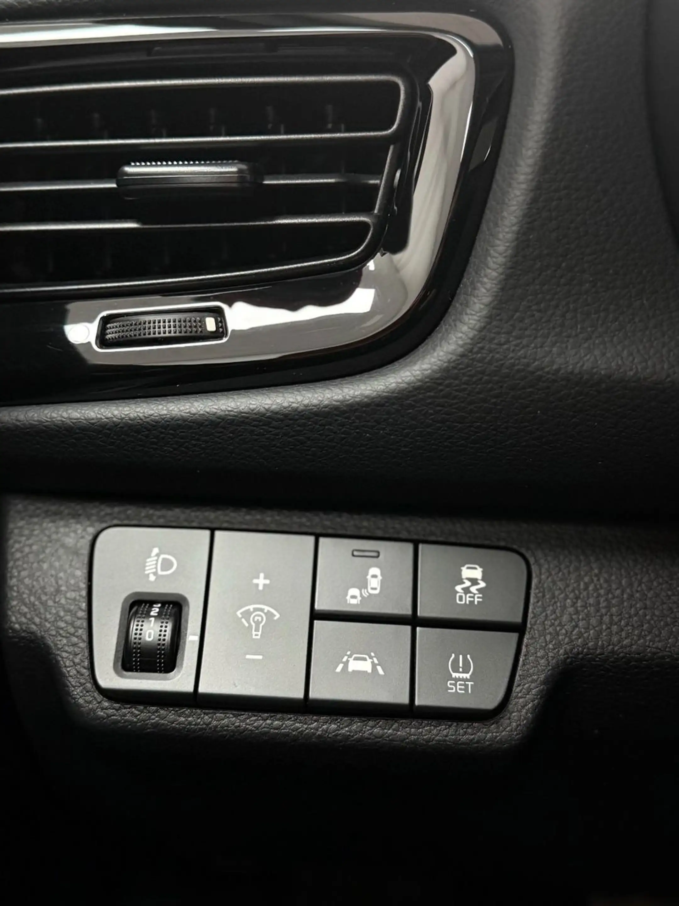 Kia Rio Platinum Edition.AHK.NAVI.KAMERA.LEDER.PDC — photo 19